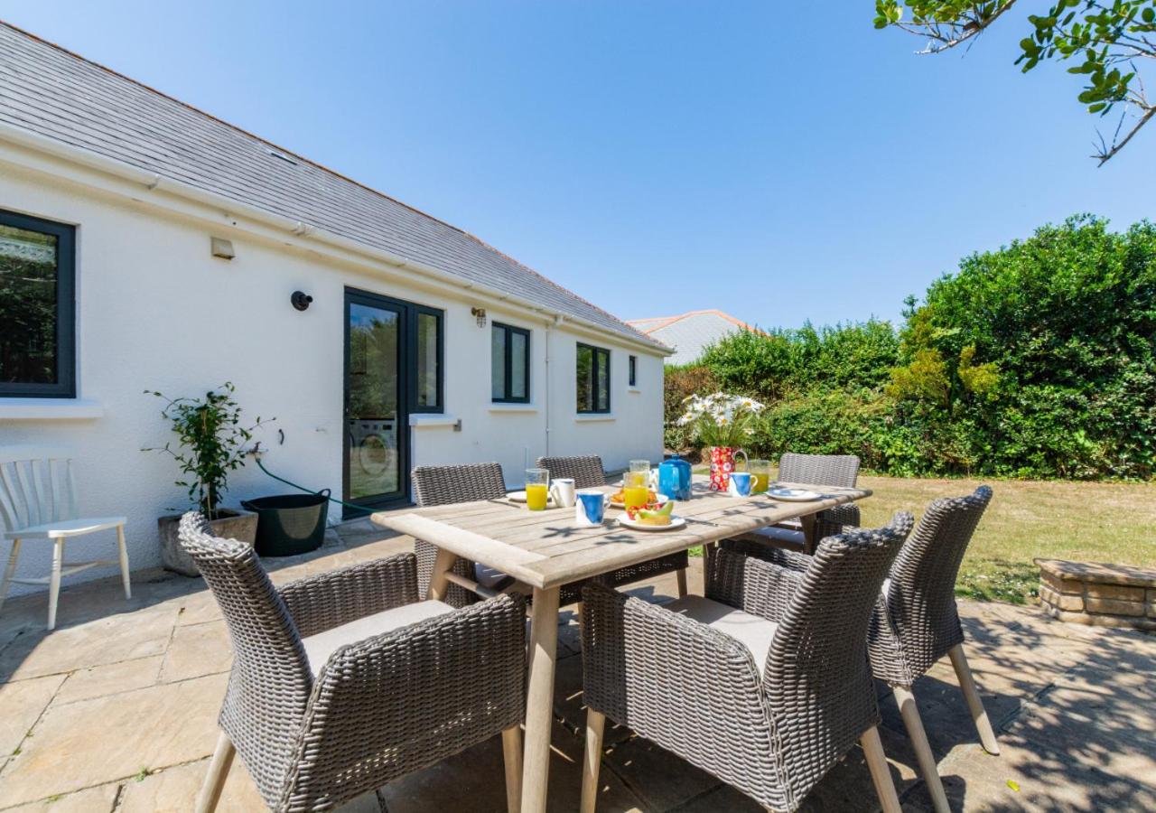 4 Bed in Trevone oc-p00696