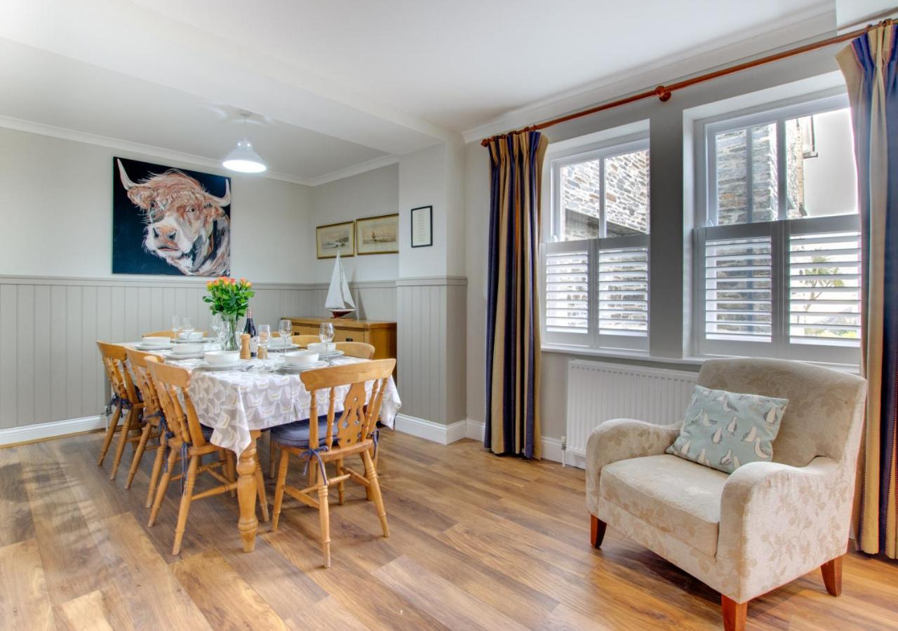 4 Bed in Padstow oc-p00011
