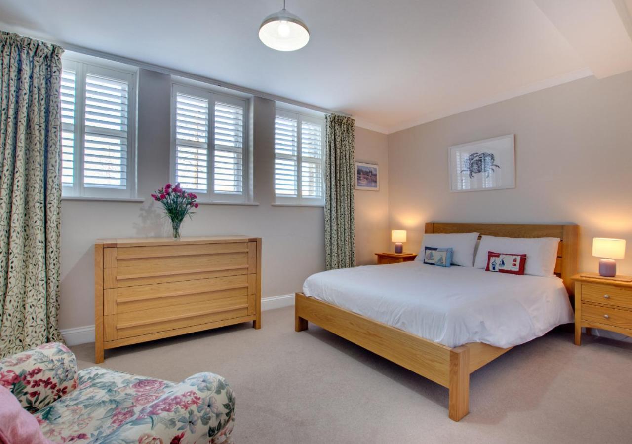 4 Bed in Padstow oc-p00011