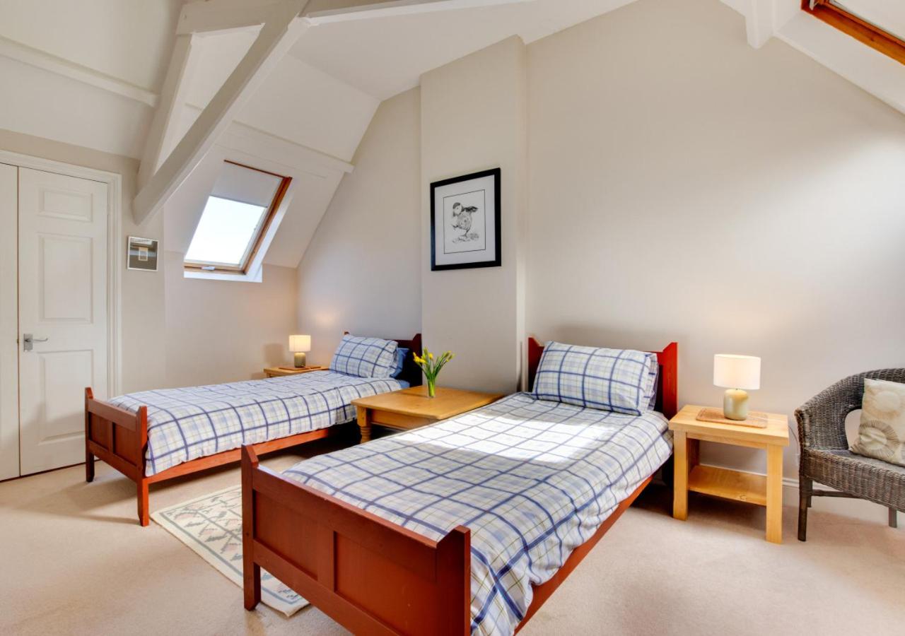 4 Bed in Padstow oc-p00011