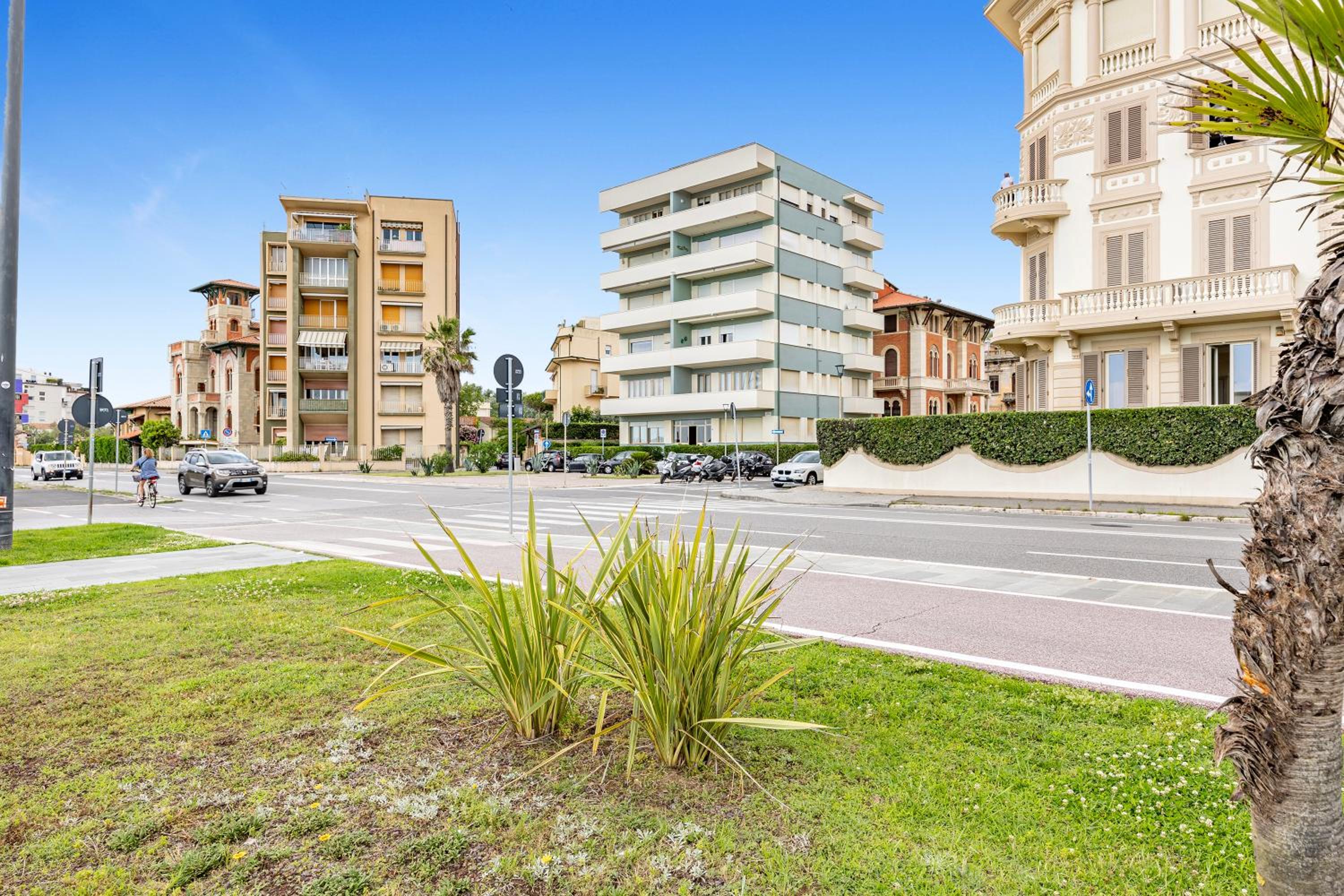 Annamaria's House 200m From Sea - Happy Rentals view 2