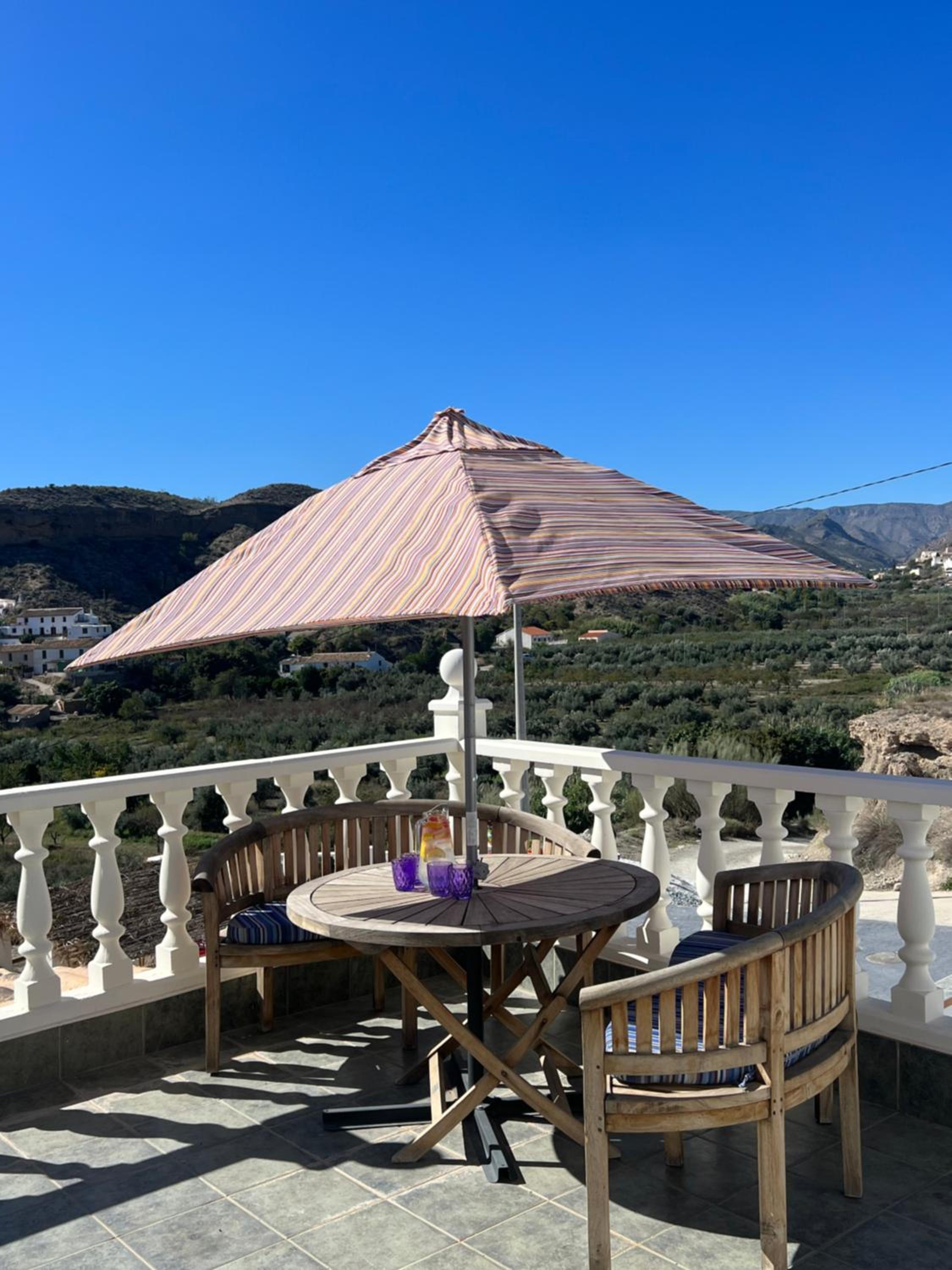 Rambla Retreats Apartment Naranja in a beautiful location with pool & hot tub view 5