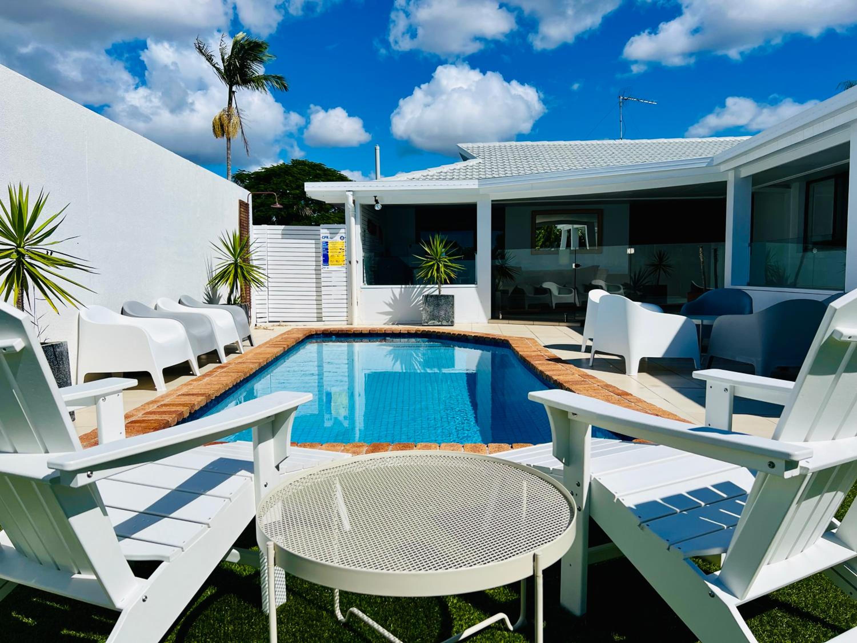 Reflections Broadbeach- Heated Pool! Complete Waterfront Entertainer with Huge Deck, Pool Table and Pontoon