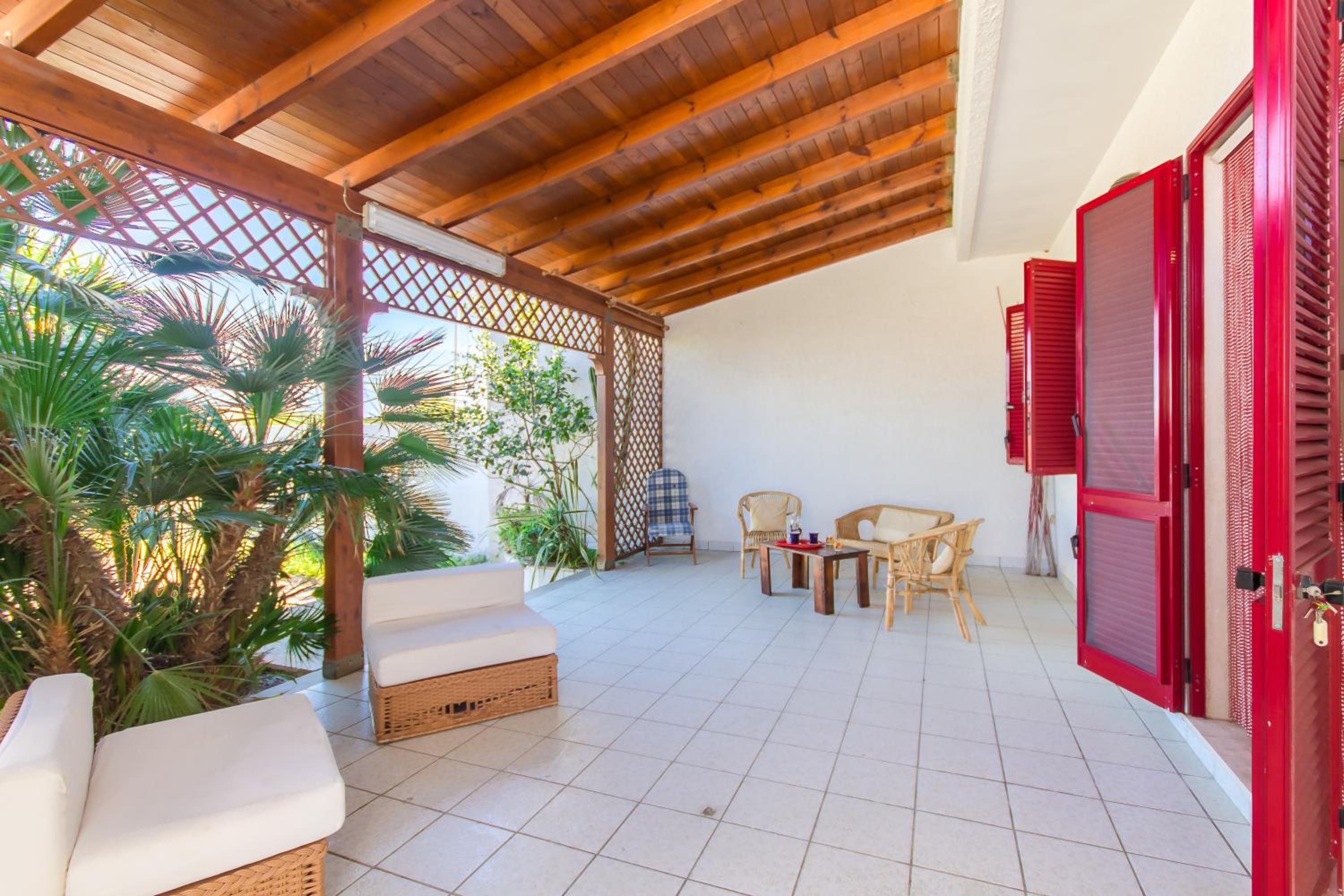 Villetta Rossa with garden - Happy Rentals view 4