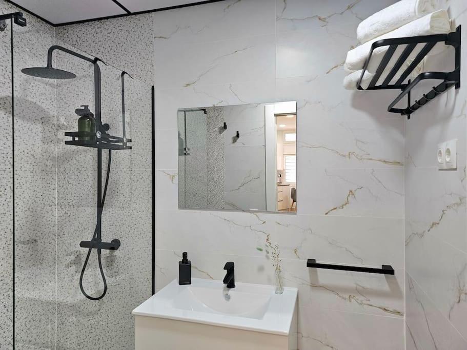 Moderno loft a 250 metros de la playa & parking