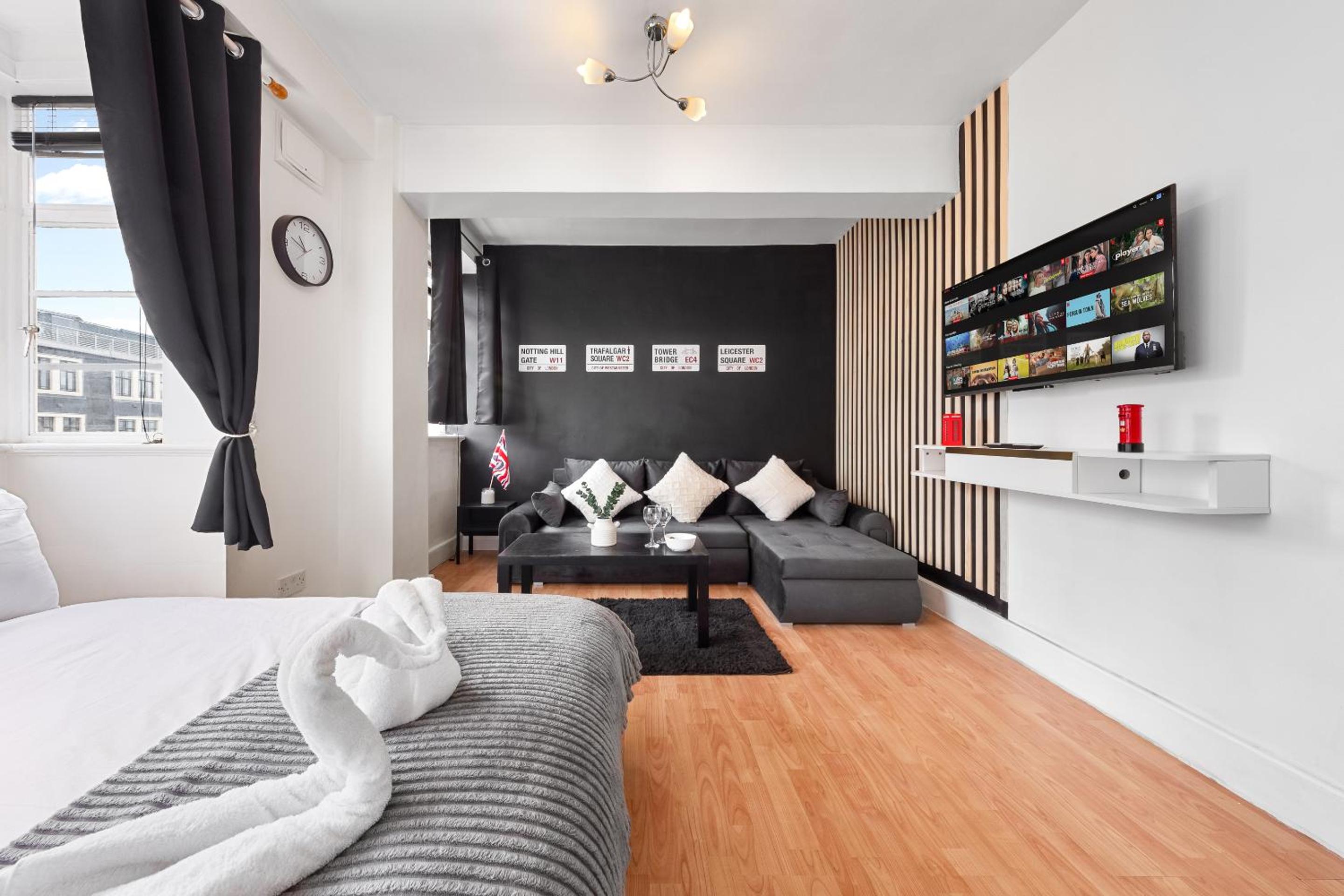 Paddington Station Paradise for up to 4 Guests! Dream Apartment 2 mins walk from Station with extra double Sofa Bed!