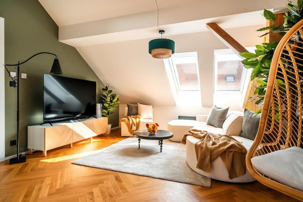 3BR AC Heaven of Harmony LUXPenthouse Theater view