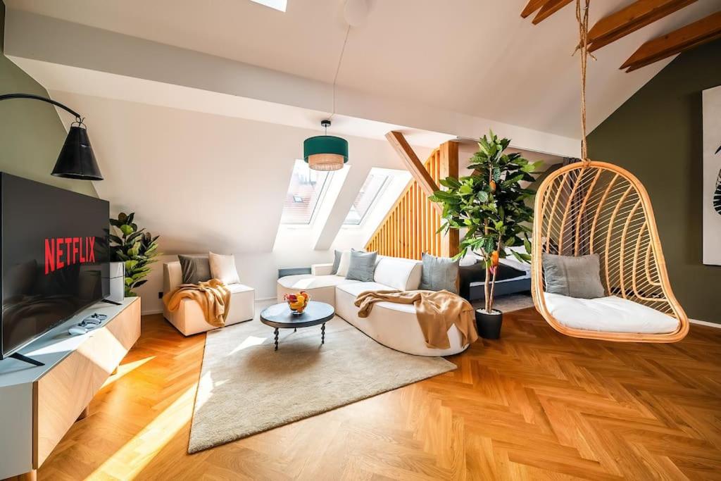 3BR AC Heaven of Harmony LUXPenthouse Theater view