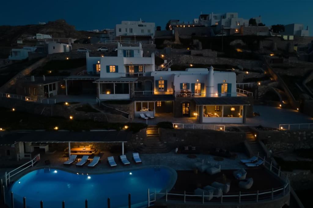 Hotel Patron 1 & 2 Pool Sunset Villas- Seven Bedrooms & Five Bedrooms - Image 1