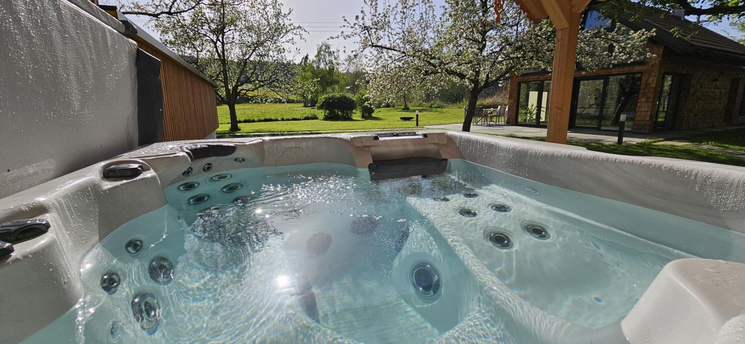 Chalet im Obstgarten