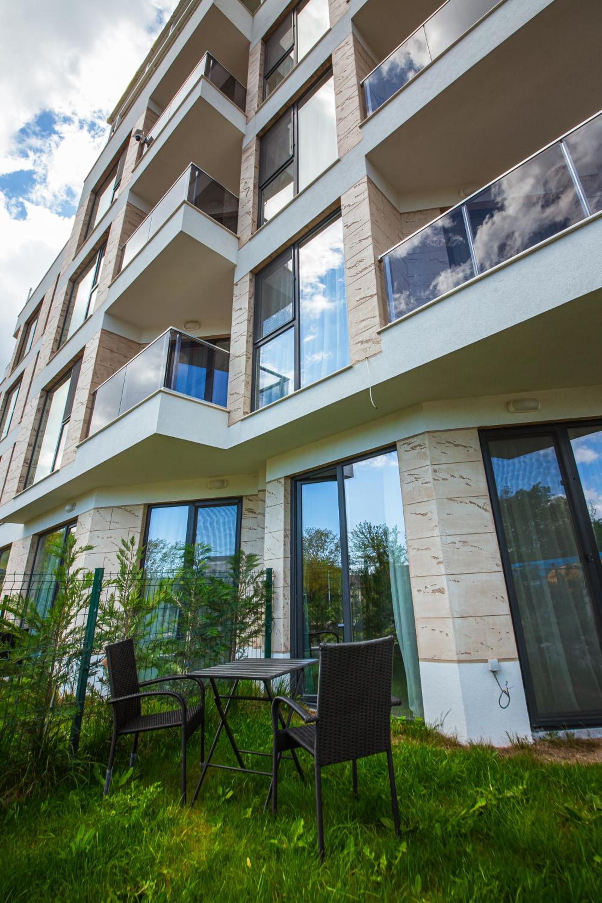 AthmosphereVillaEma Apartments