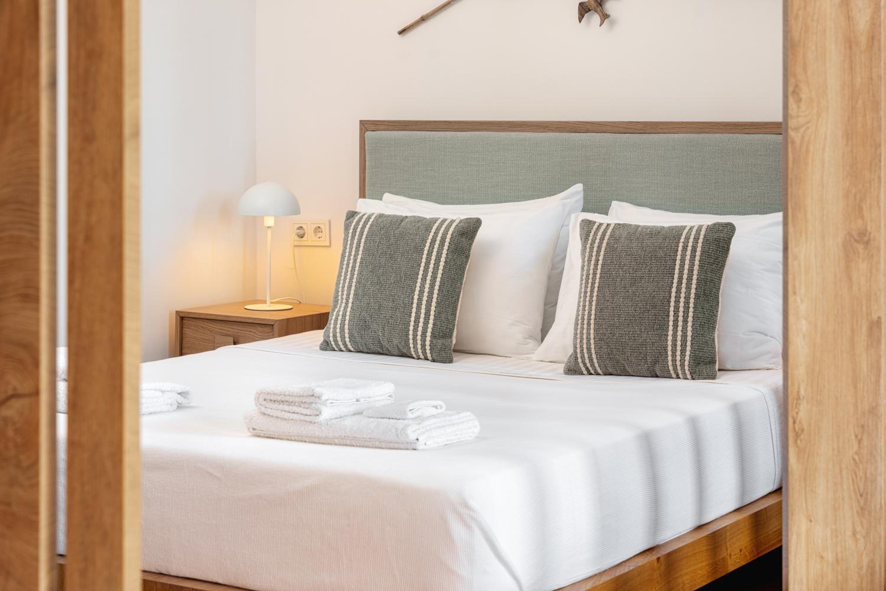 Rivoli Luxurious Seaview Suite in Liston Square photo 2