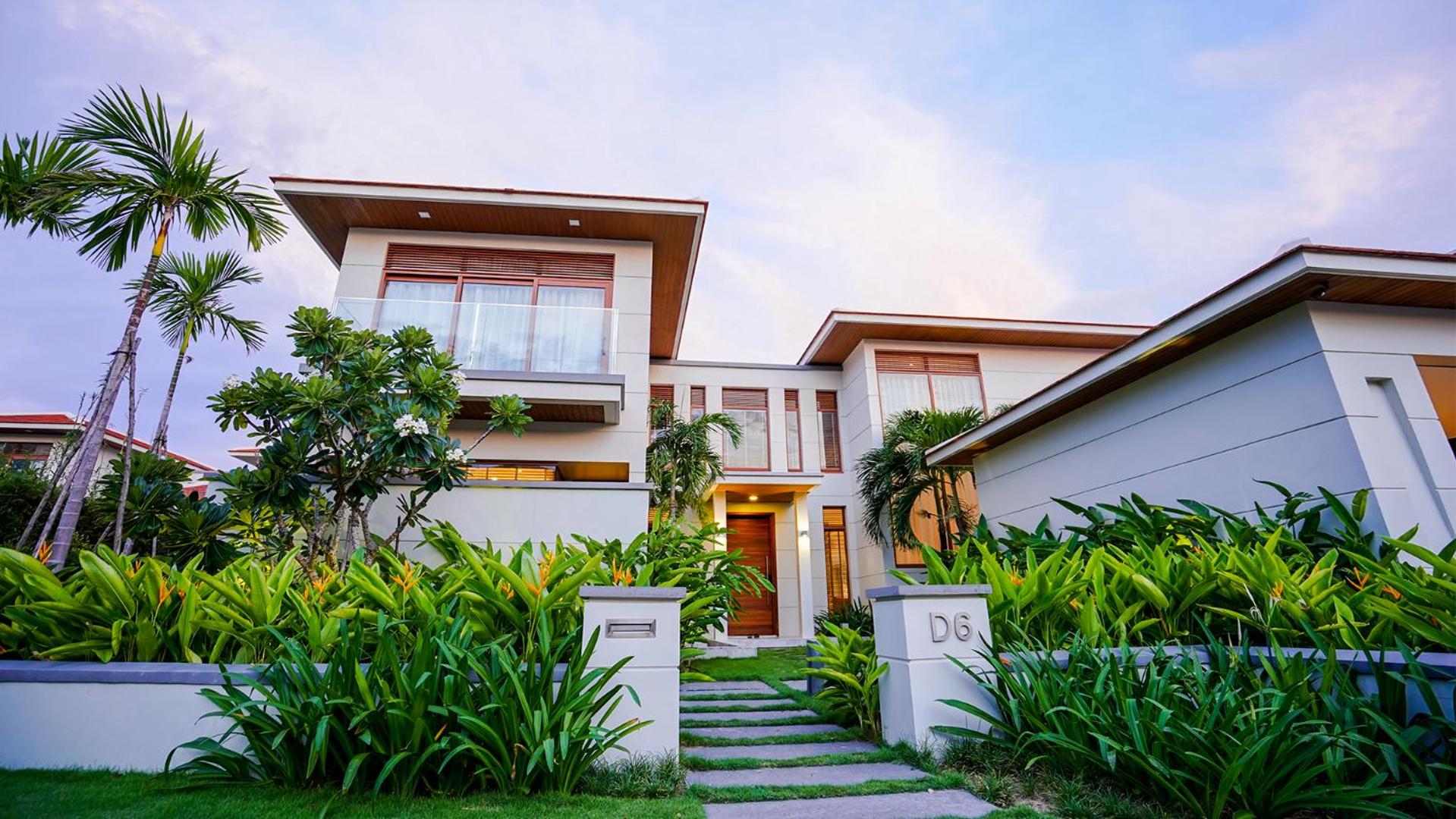 Deluxe Beachside Resort Danang