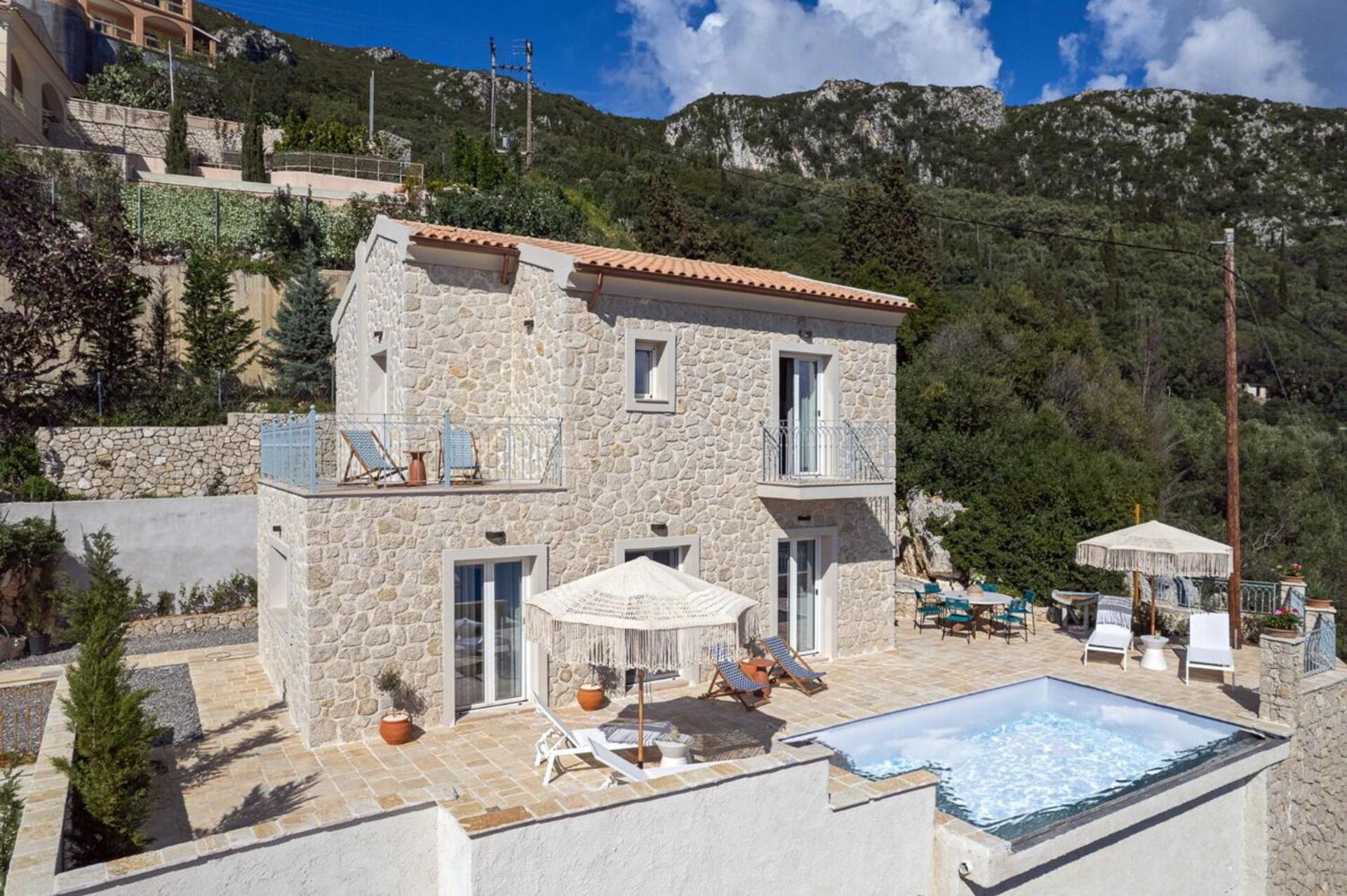 Villa Thea Mare Levantes by PosarelliVillas view 5