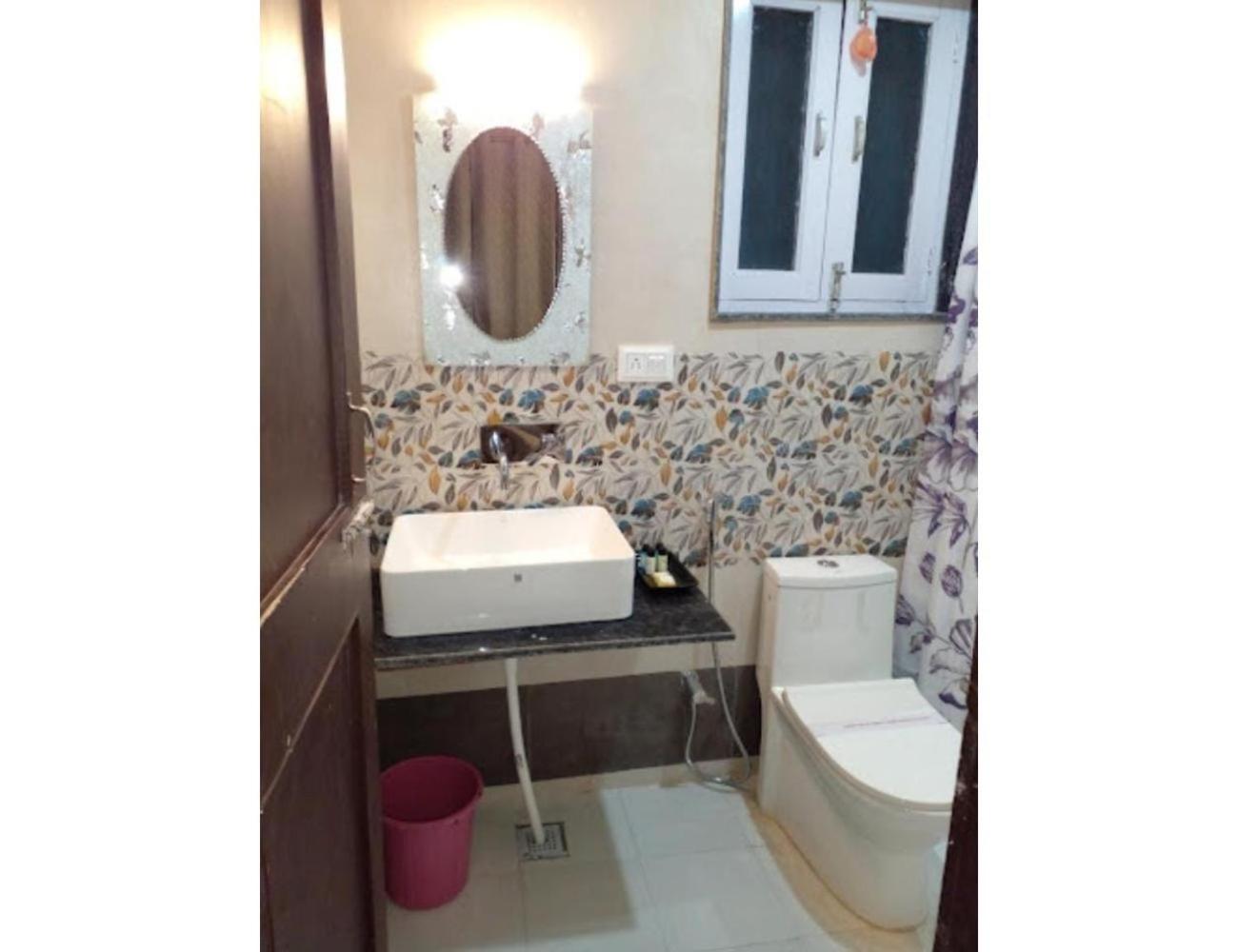 Palla's Inn & Suites-RESORTS, Srinagar view 2