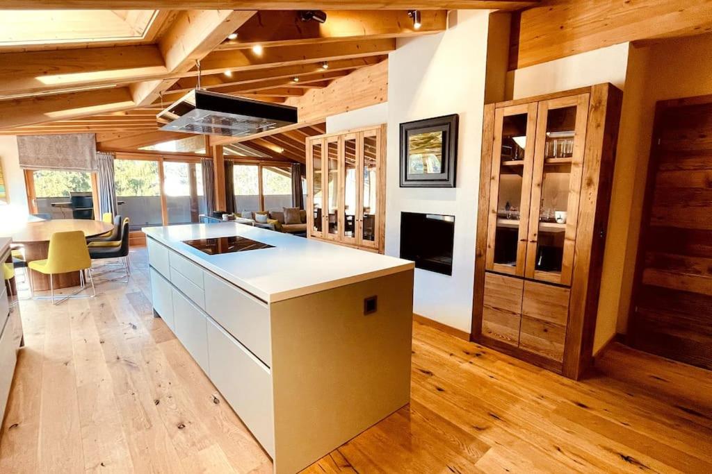 4 Bedroom Penthouse Apt in Flims Waldhaus