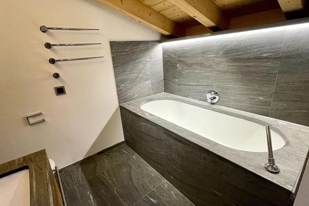 4 Bedroom Penthouse Apt in Flims Waldhaus