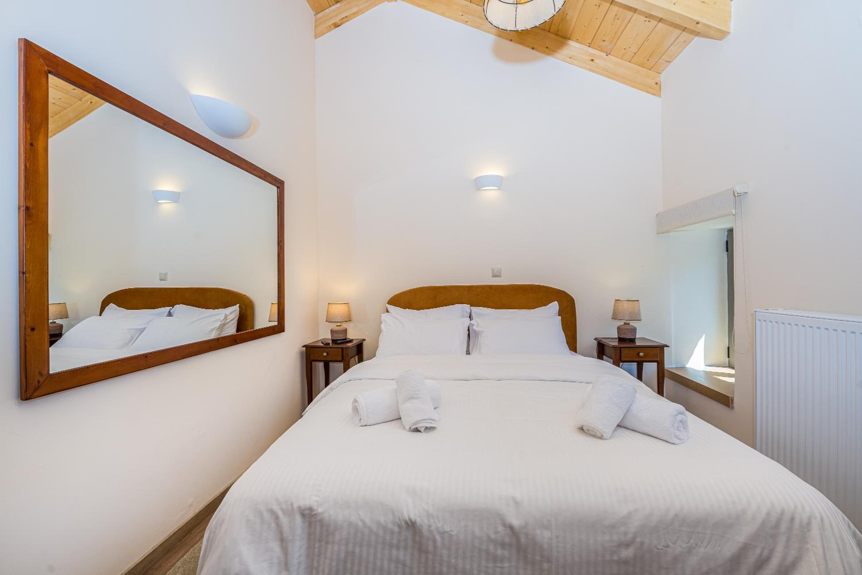 AROANIA suites