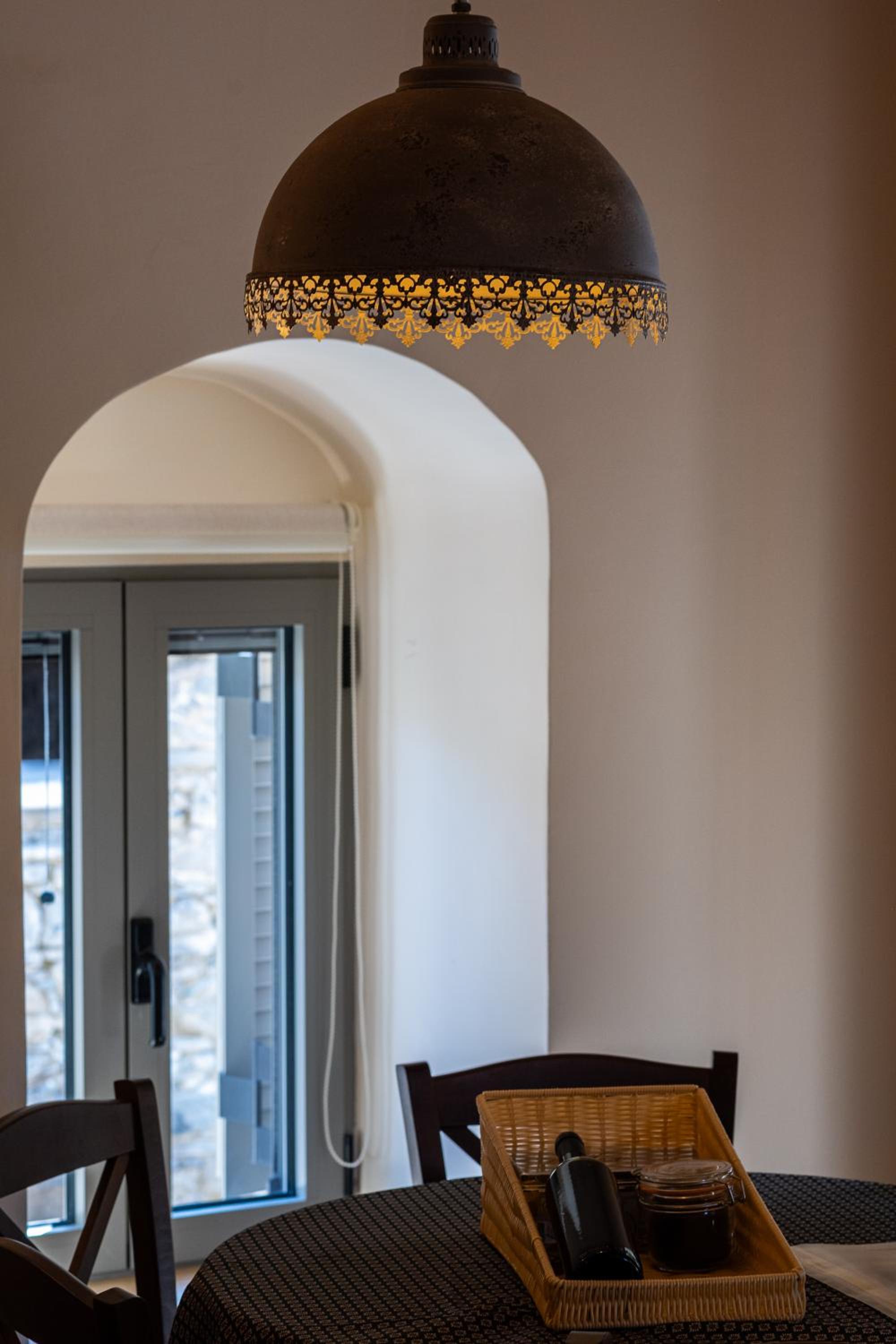 AROANIA suites