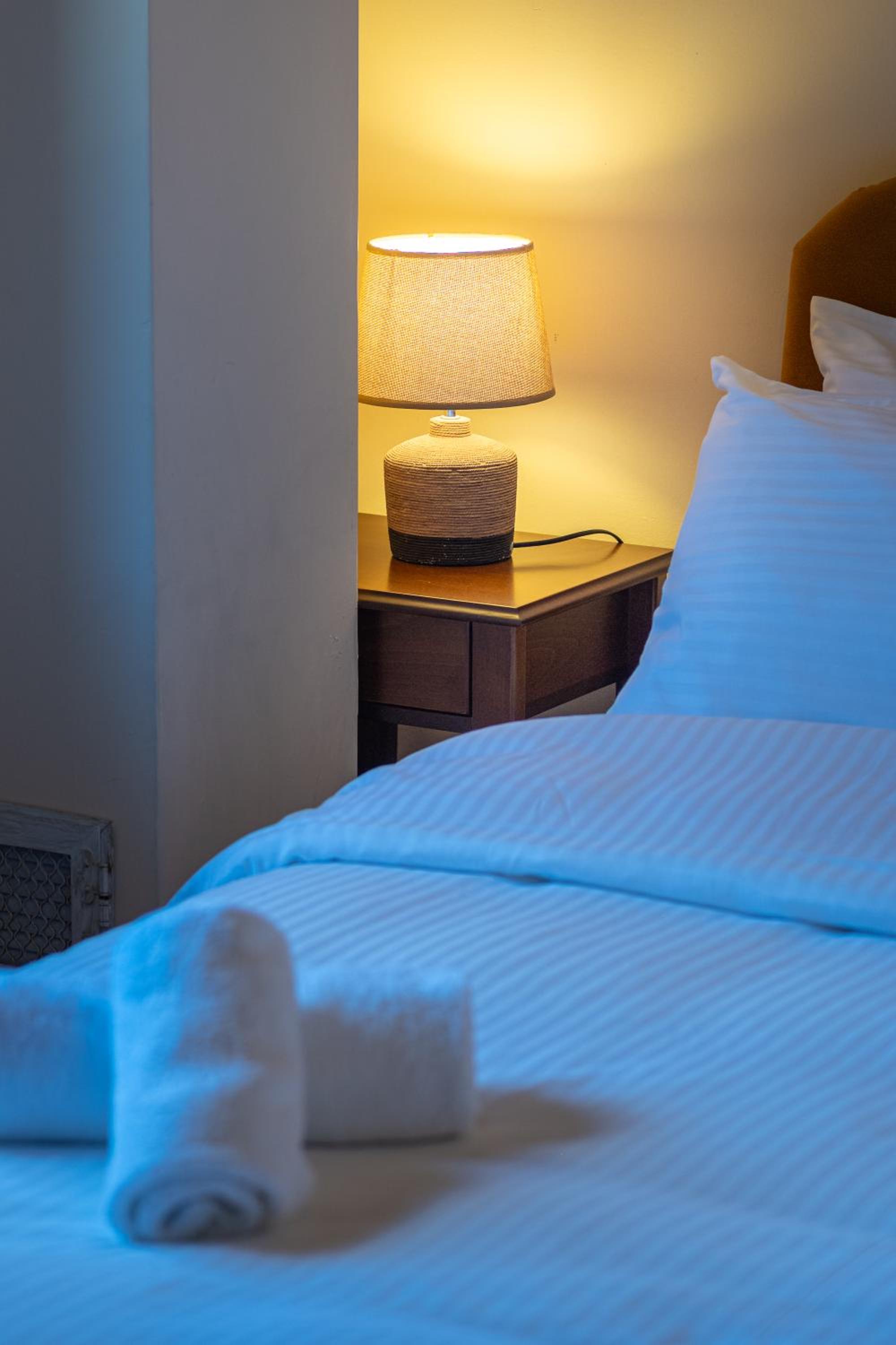 AROANIA suites