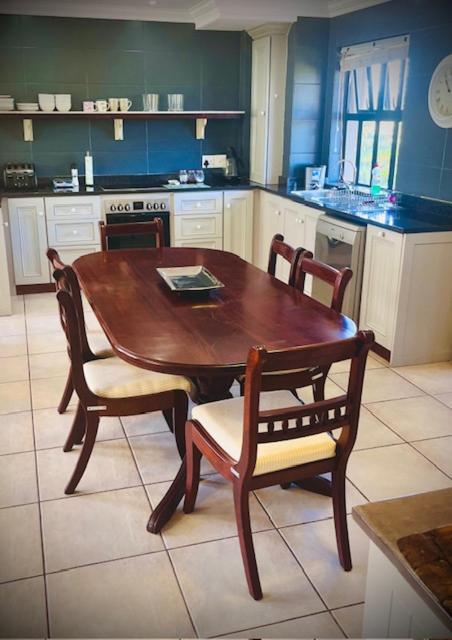 Stoneridge Large Family Cottage