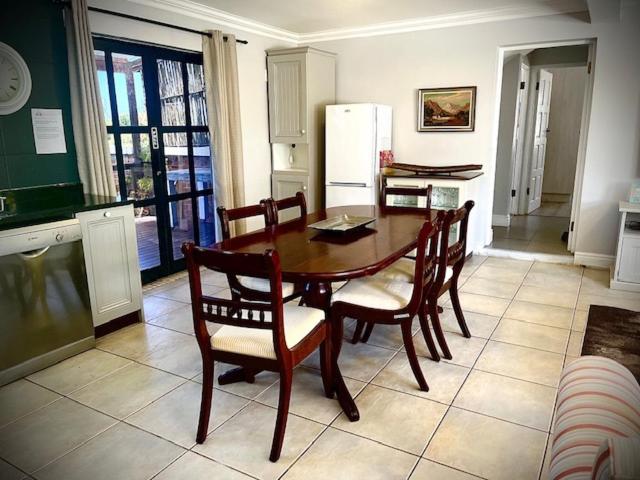 Stoneridge Large Family Cottage