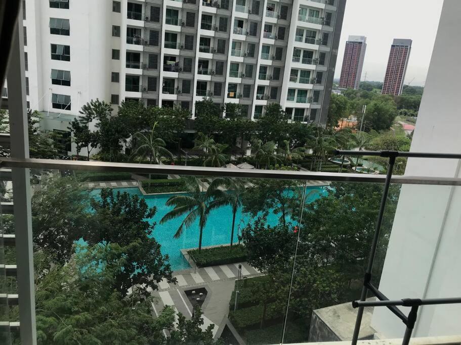 Cozy Cybersqaure Apex Pool View Free Parkin & Netflix With Wi-Fi 102 photo 4