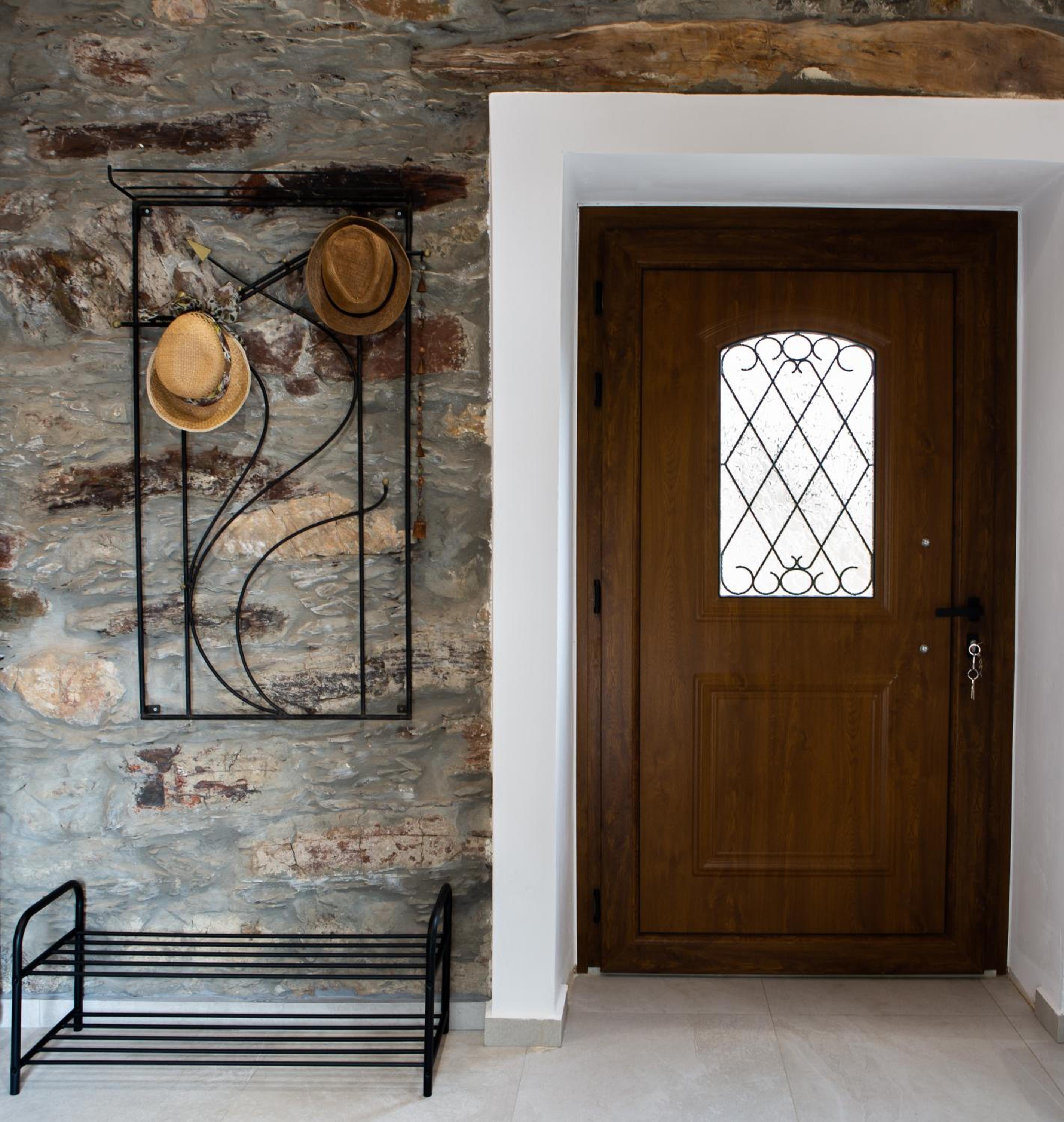 Traditional stone build country house Shale view 5