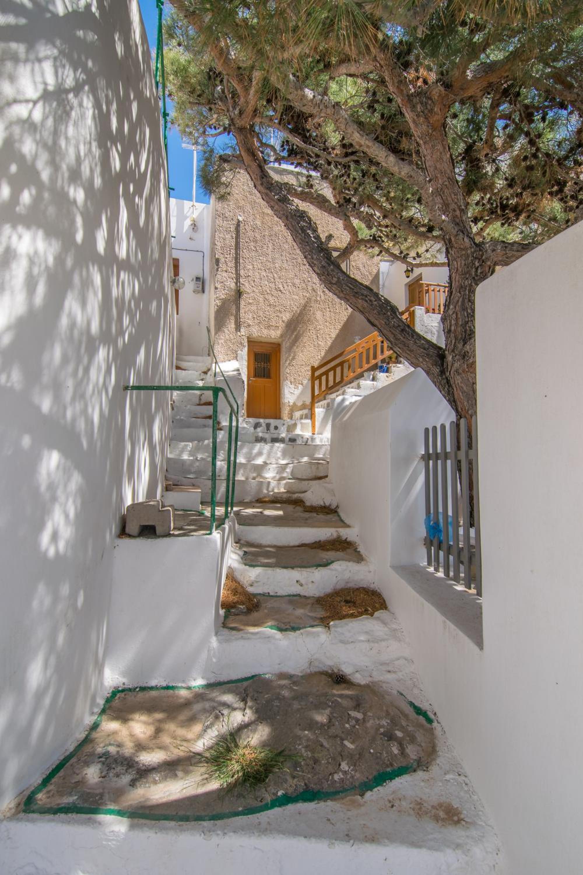 Sunset studio in Plaka view 2