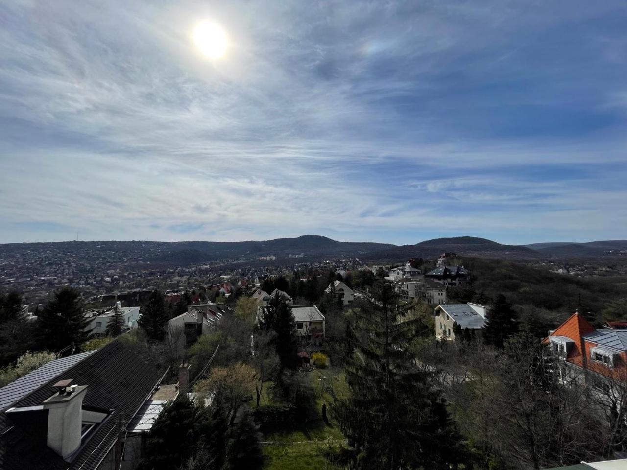 Rustic Cottage & Garden Retreat on Buda Hilltop view 4