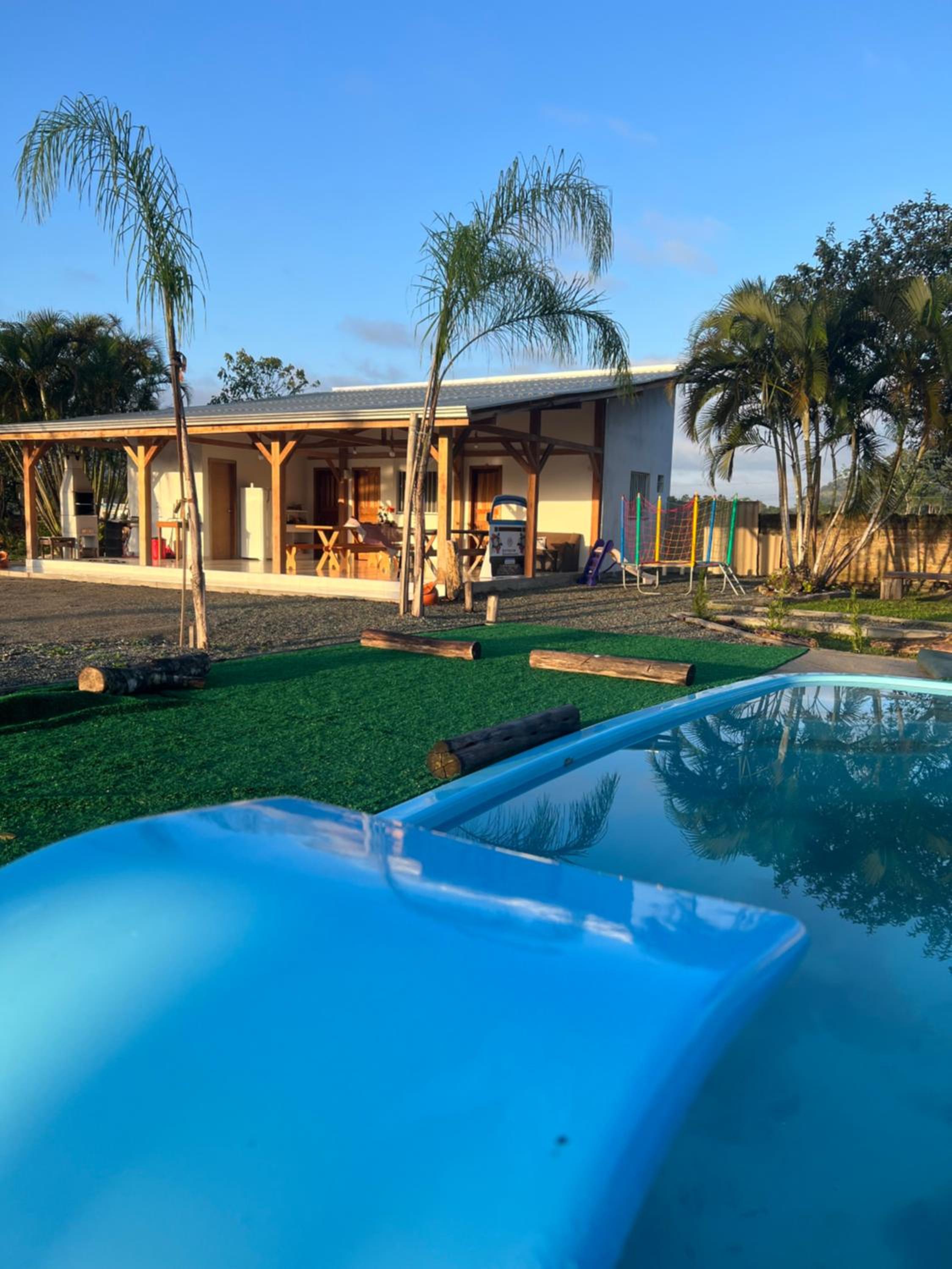 Suítes Recanto Monte Trigo com Piscina