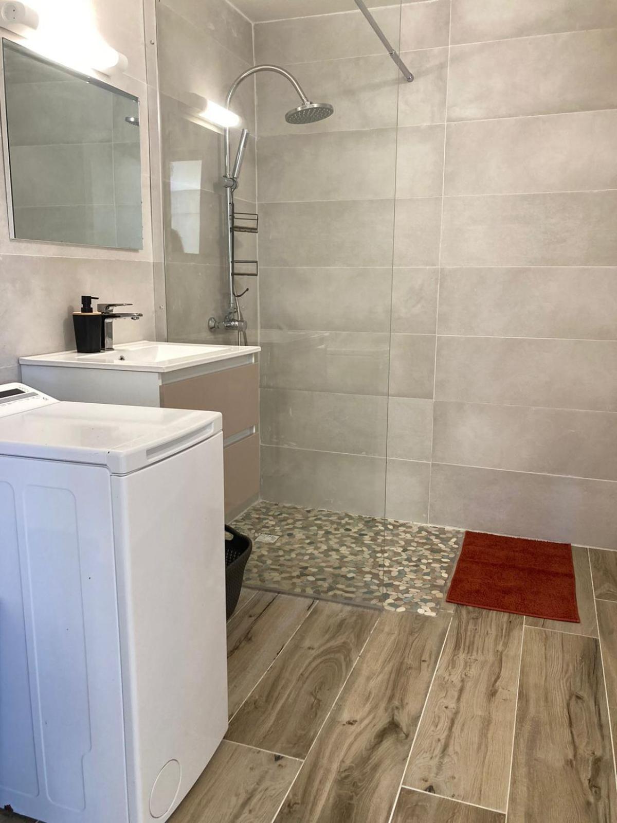 Ti Zeinga La T2 avec piscine et spa privatifs Sainte-Anne view 5