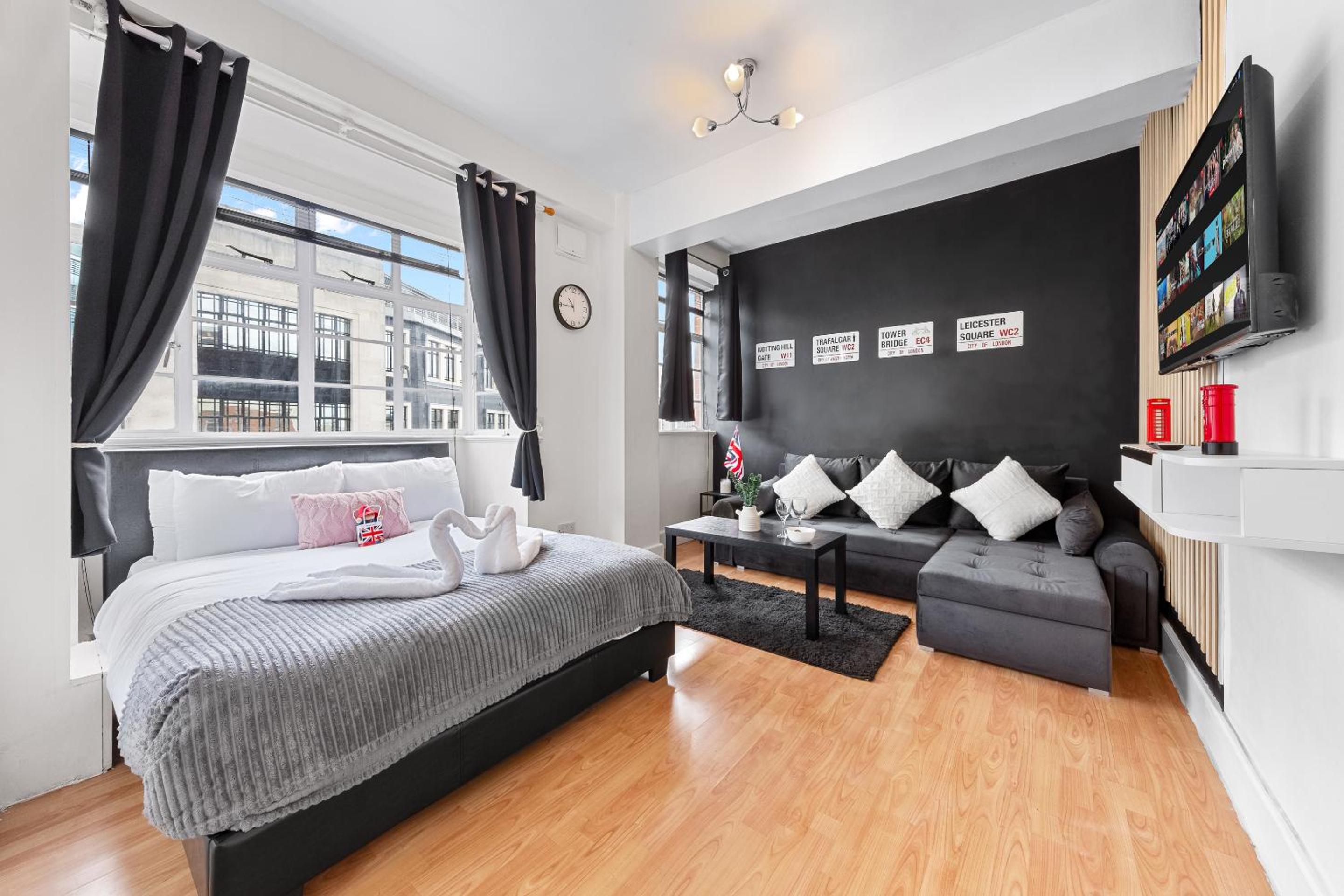 Paddington Station Paradise for up to 4 Guests! Dream Apartment 2 mins walk from Station with extra double Sofa Bed!