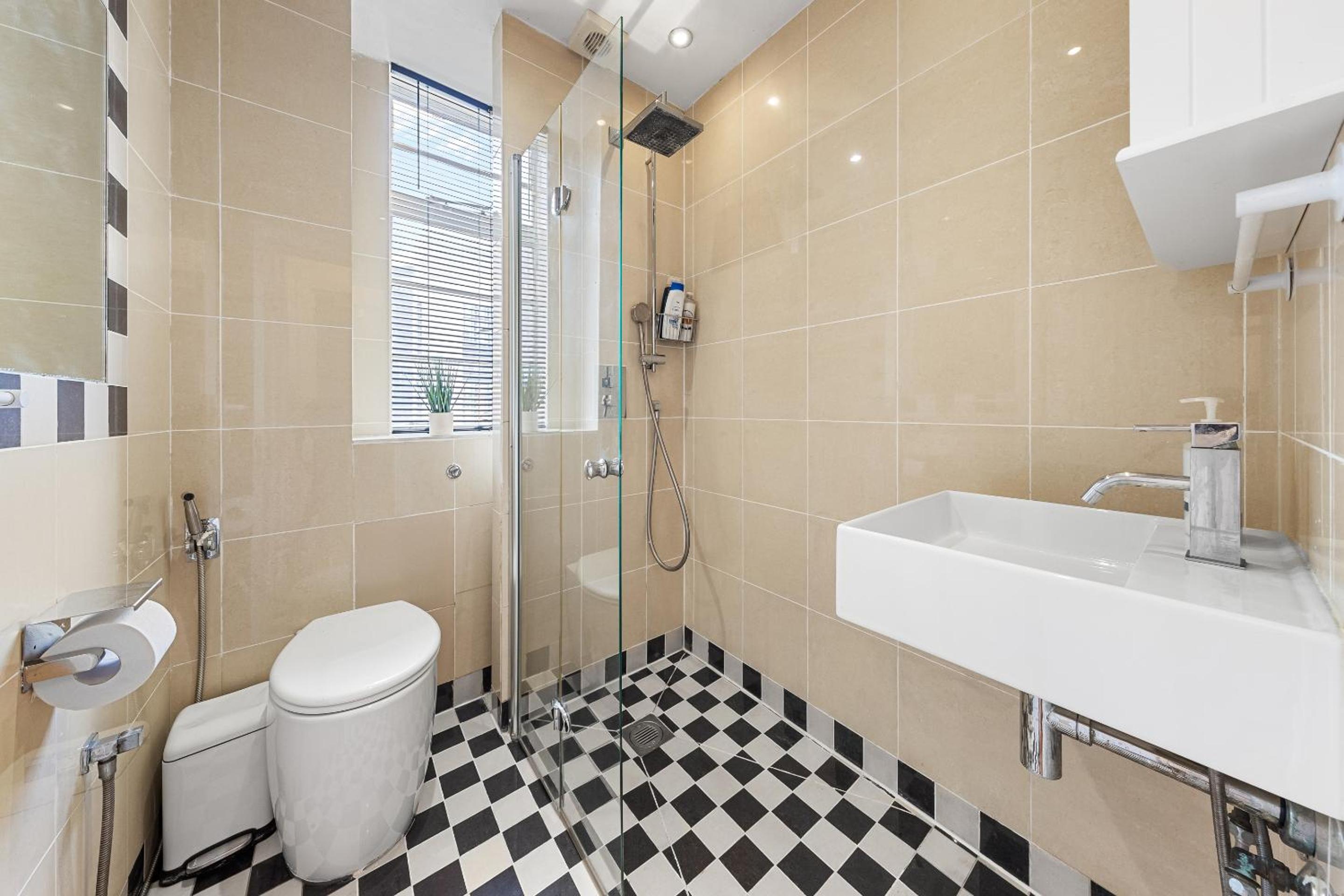 Paddington Station Paradise for up to 4 Guests! Dream Apartment 2 mins walk from Station with extra double Sofa Bed!