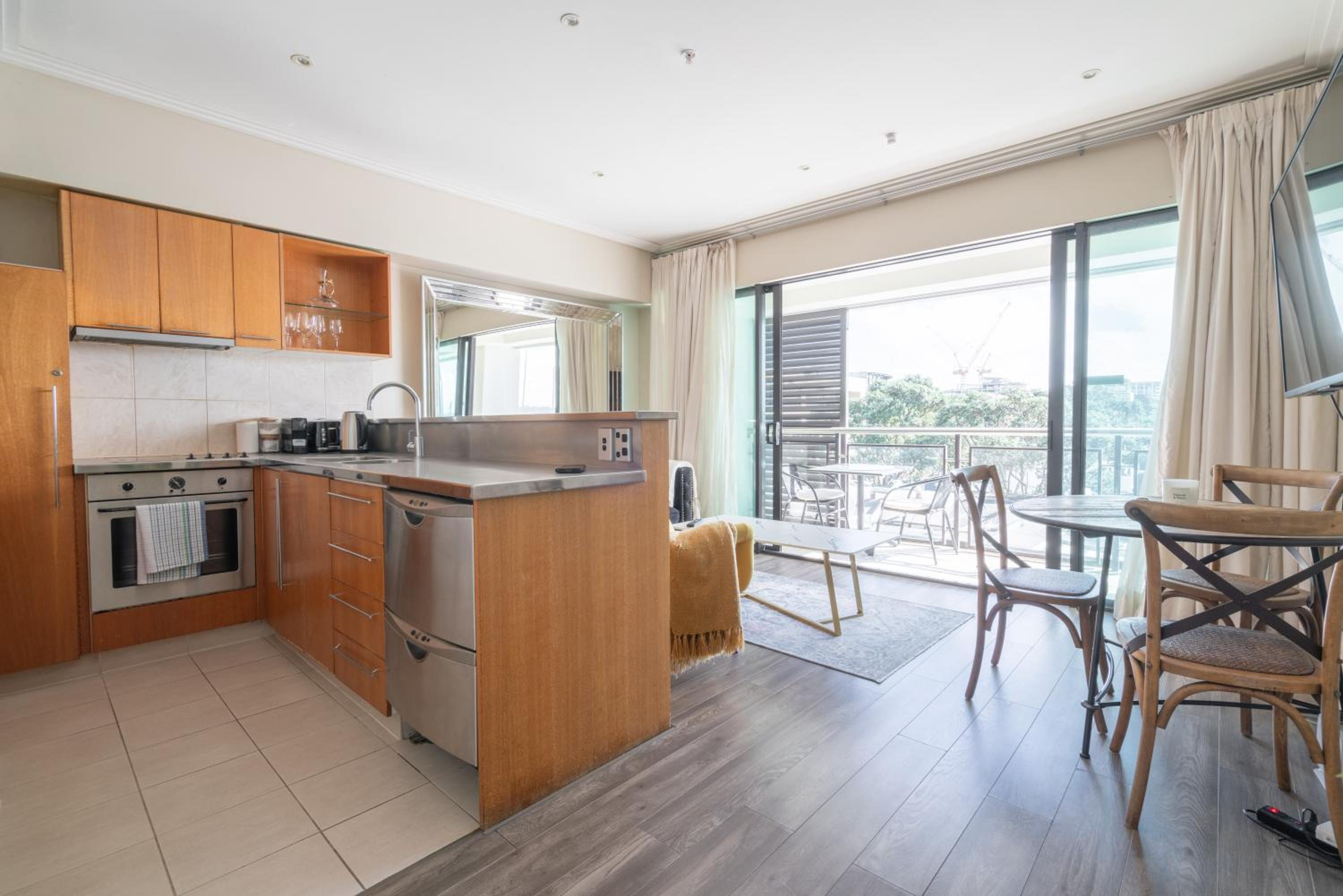 Luxury Waterfront Haven On Viaduct Harbour view 2