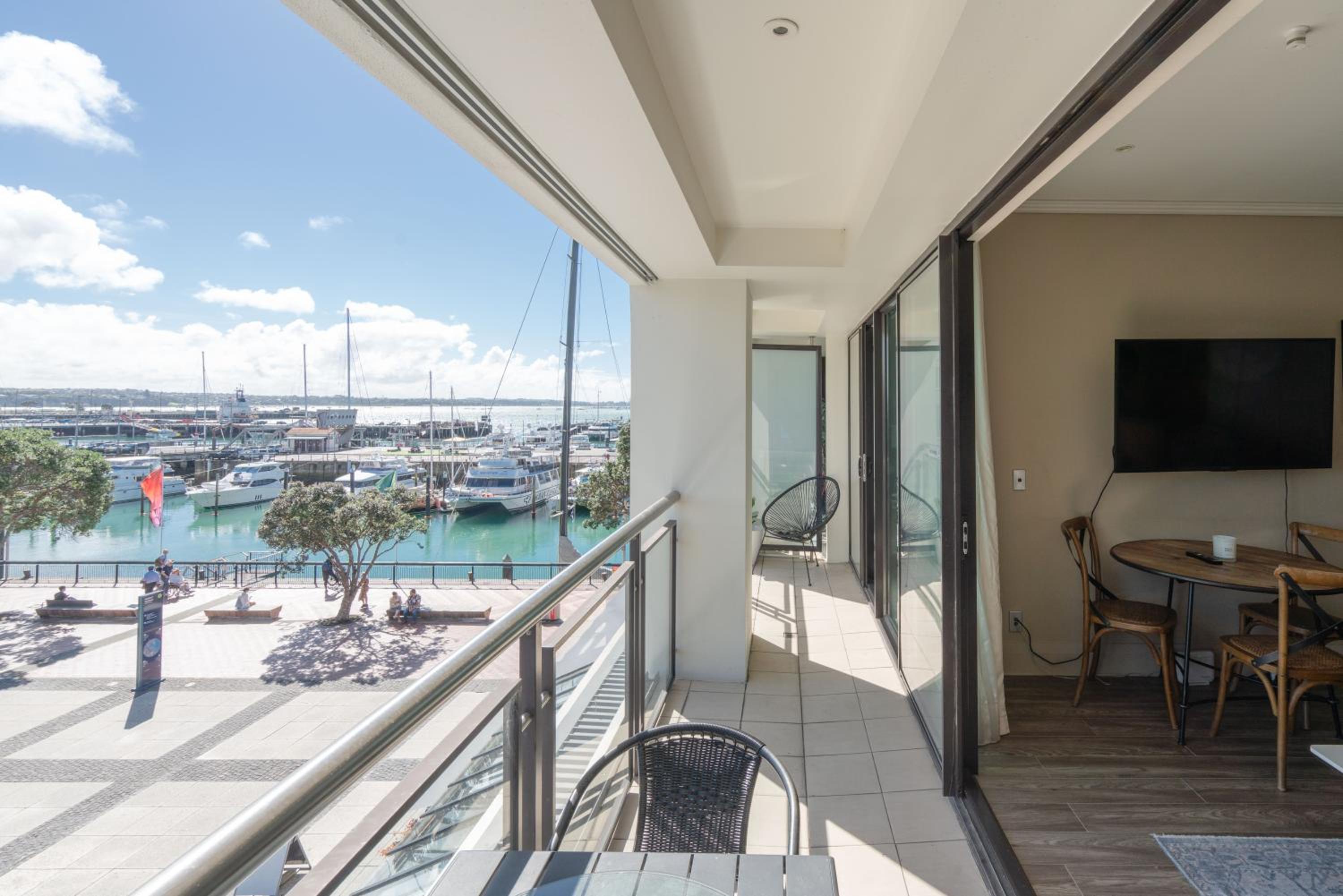 Luxury Waterfront Haven On Viaduct Harbour view 3