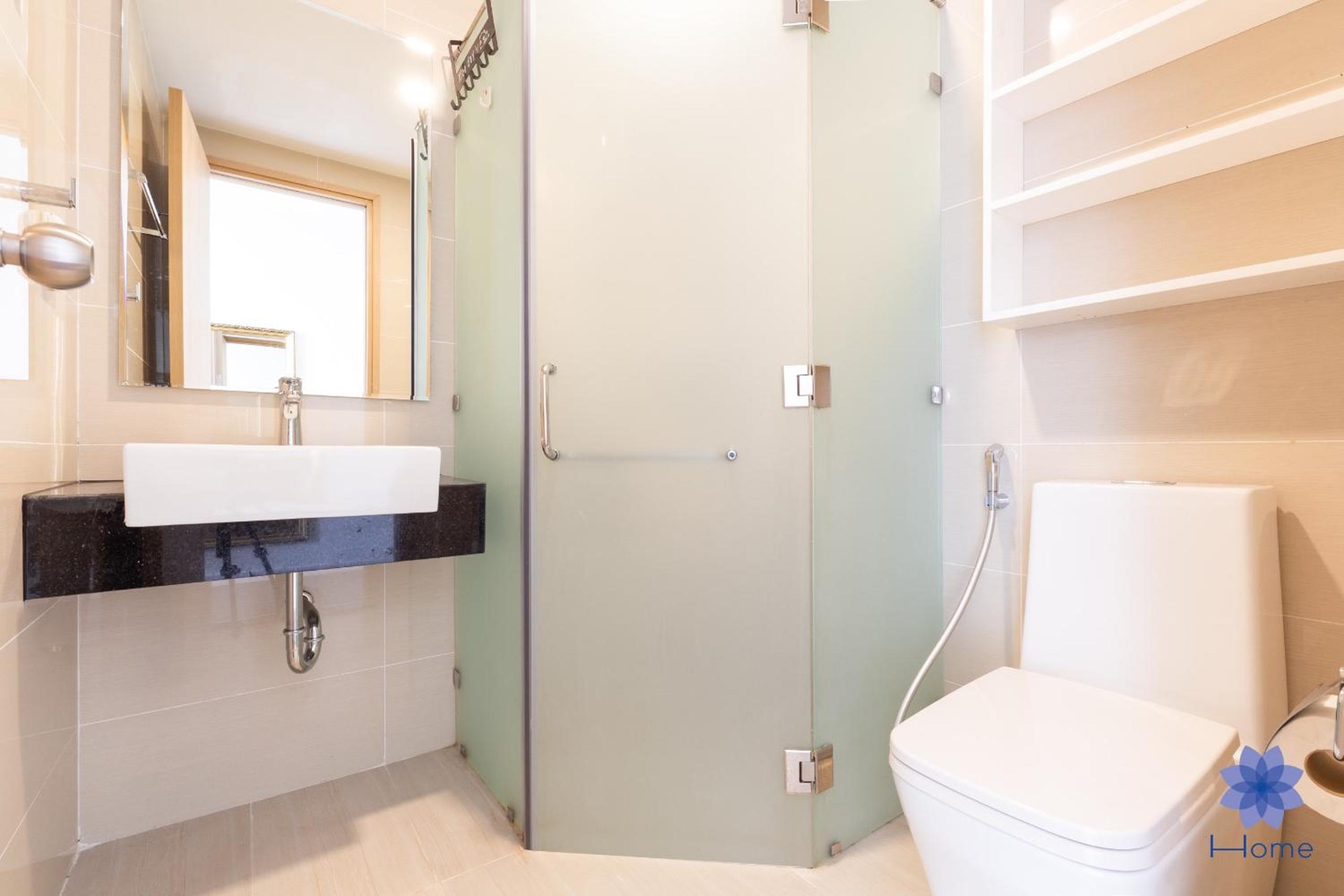 iHome Furnished Apartments with Free Gym & Pool, Airport Pick-Up Service