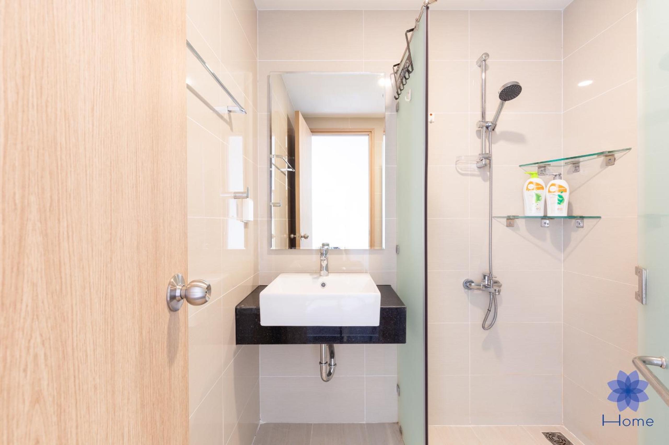 iHome Furnished Apartments with Free Gym & Pool, Airport Pick-Up Service