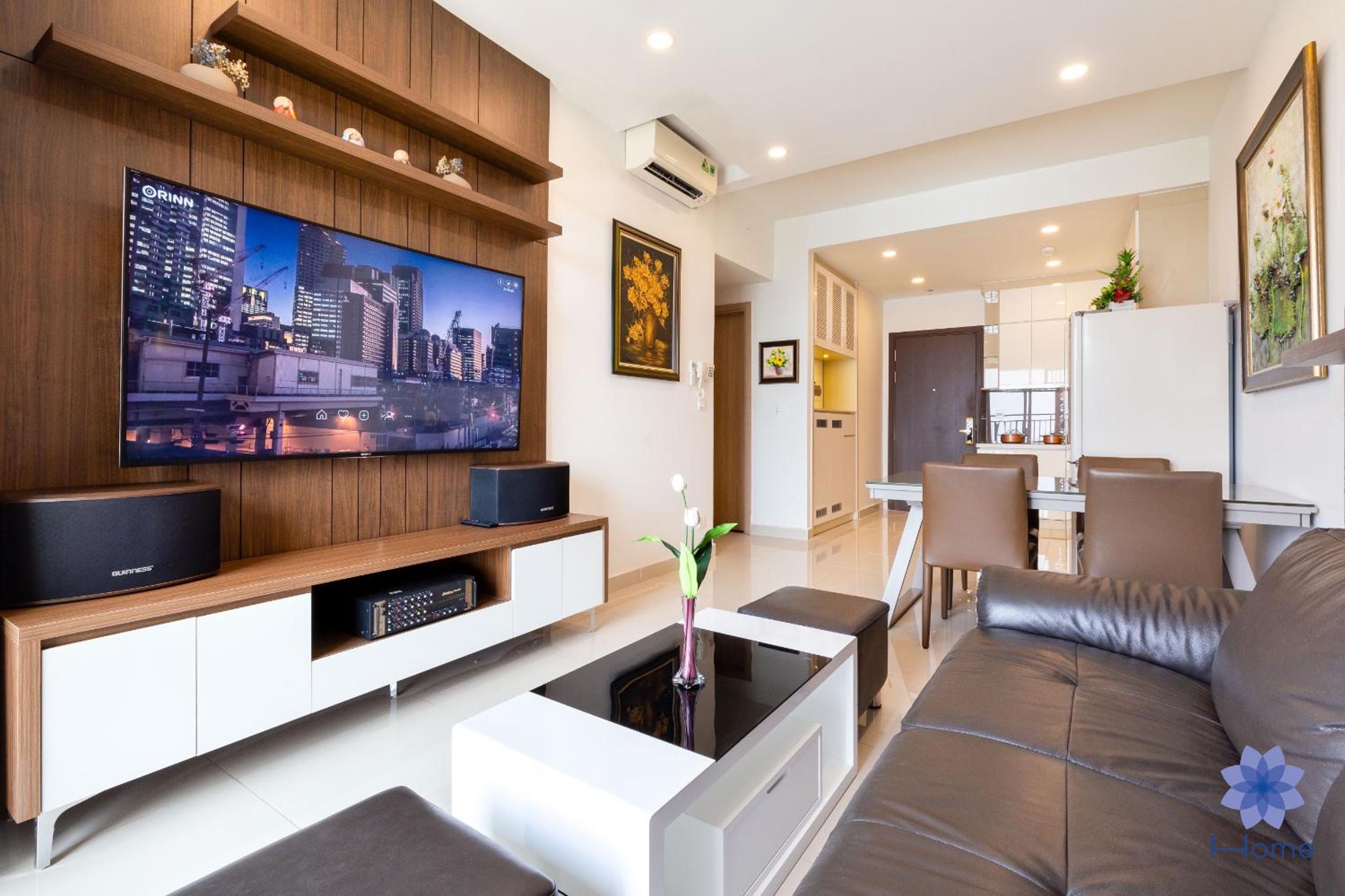 iHome Furnished Apartments with Free Gym & Pool, Airport Pick-Up Service