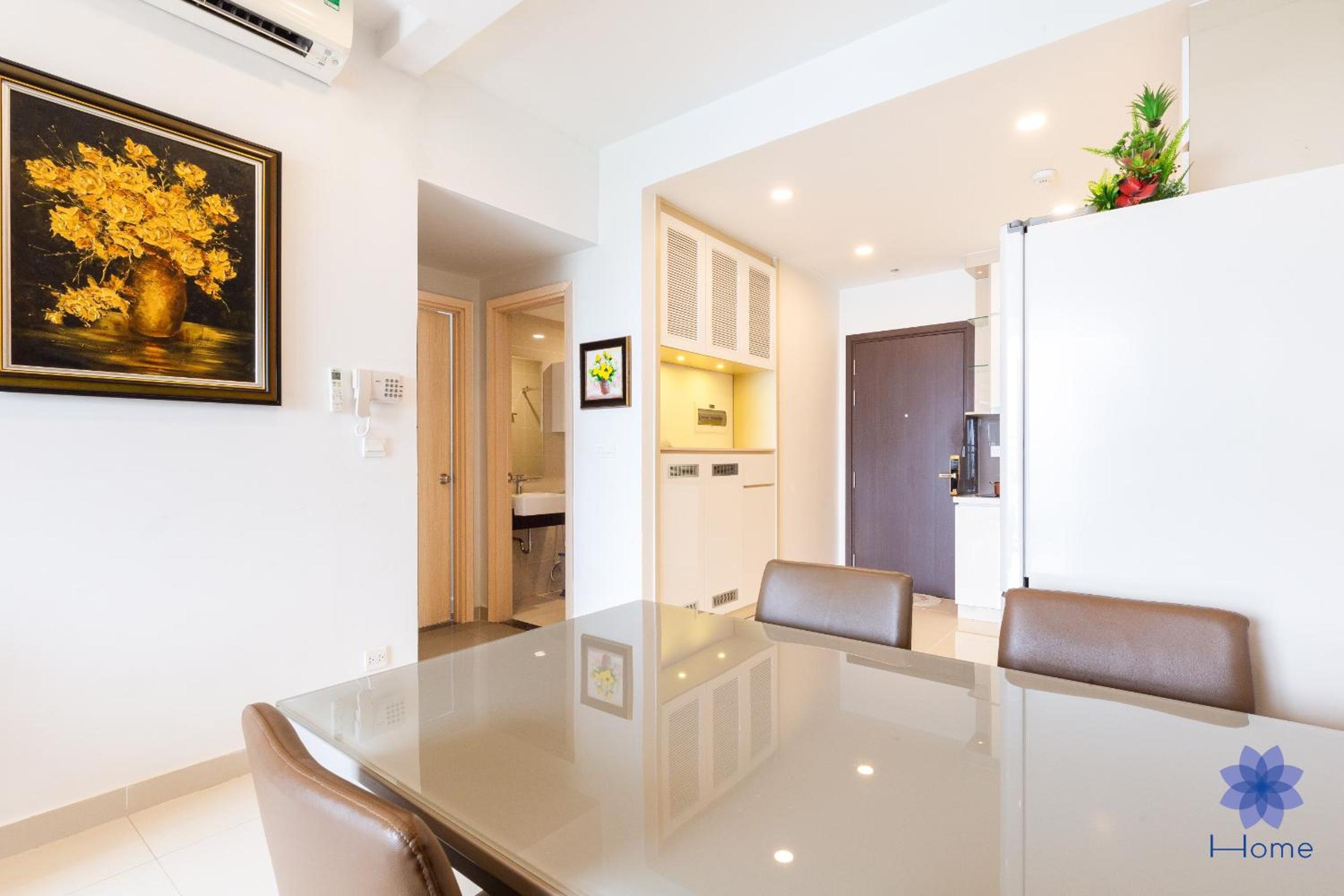 iHome Furnished Apartments with Free Gym & Pool, Airport Pick-Up Service