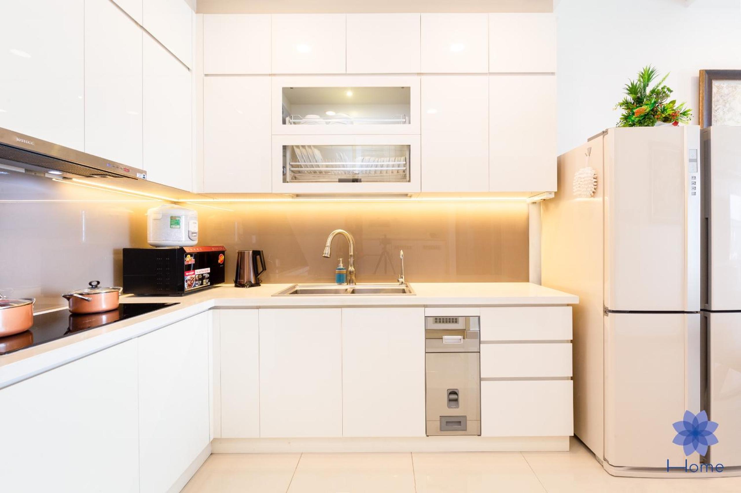 iHome Furnished Apartments with Free Gym & Pool, Airport Pick-Up Service