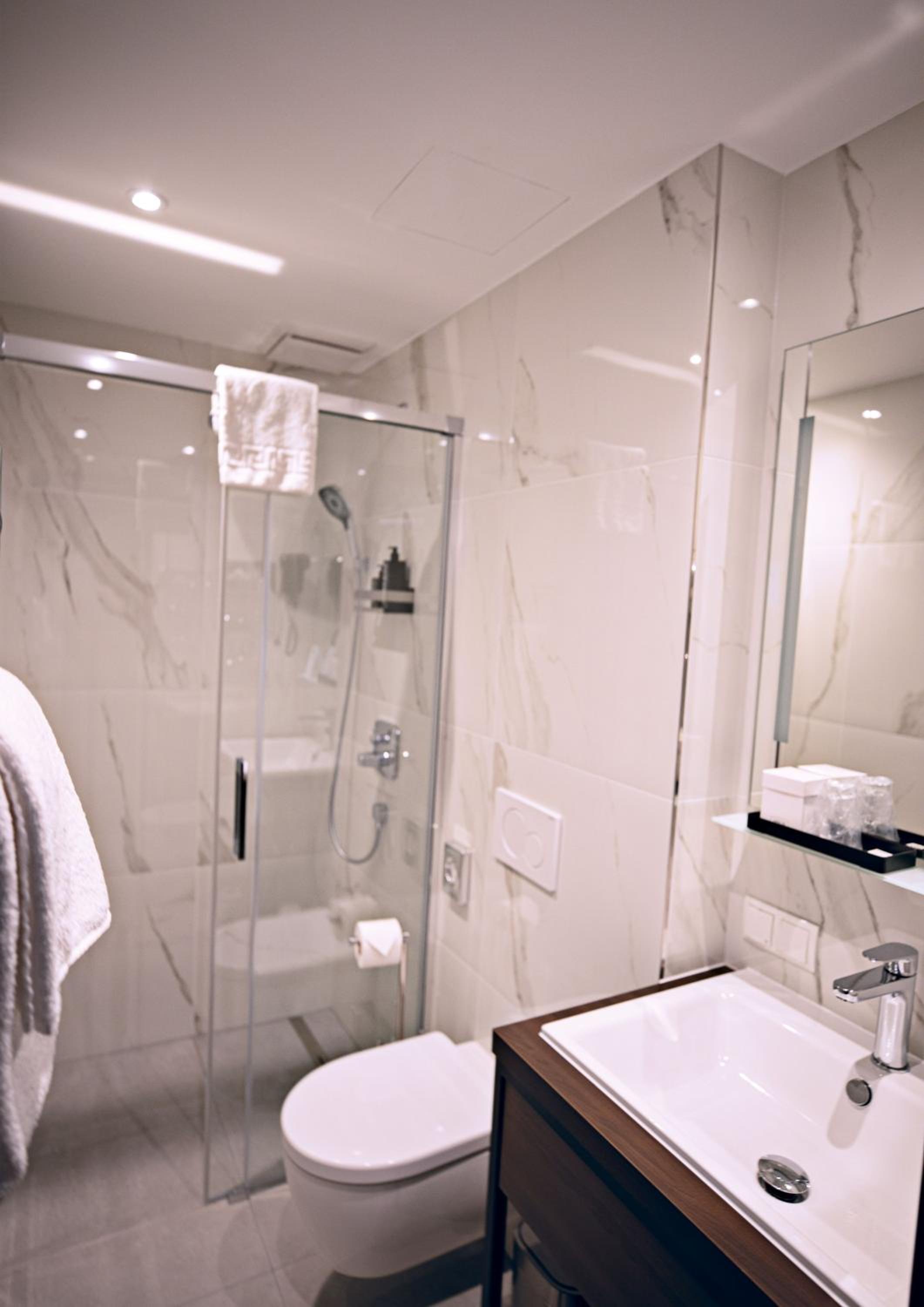 Skyline Hotel City Frankfurt - Property Image 1