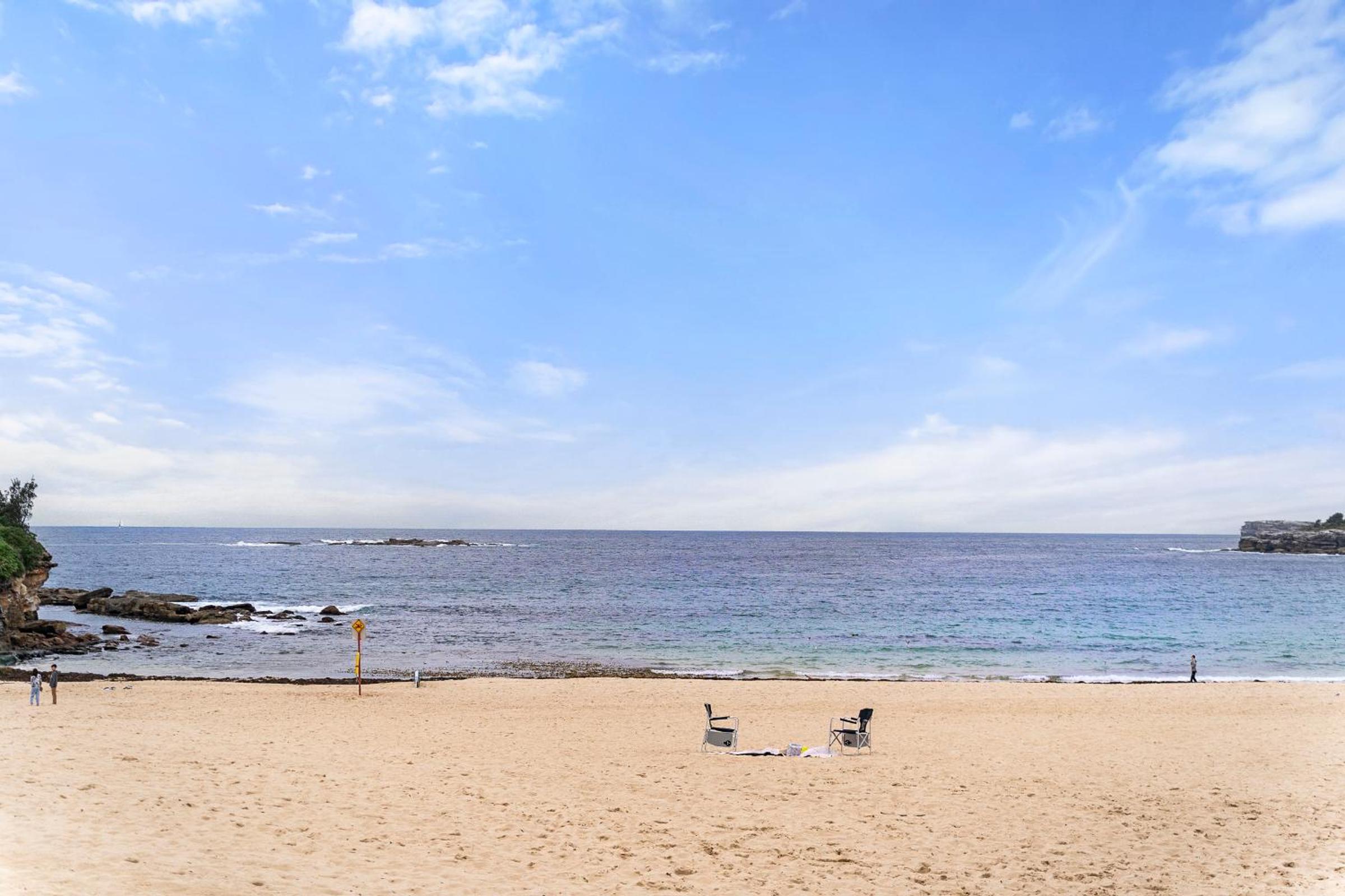 Inviting 2BR Unit with Parking near Coogee Beach