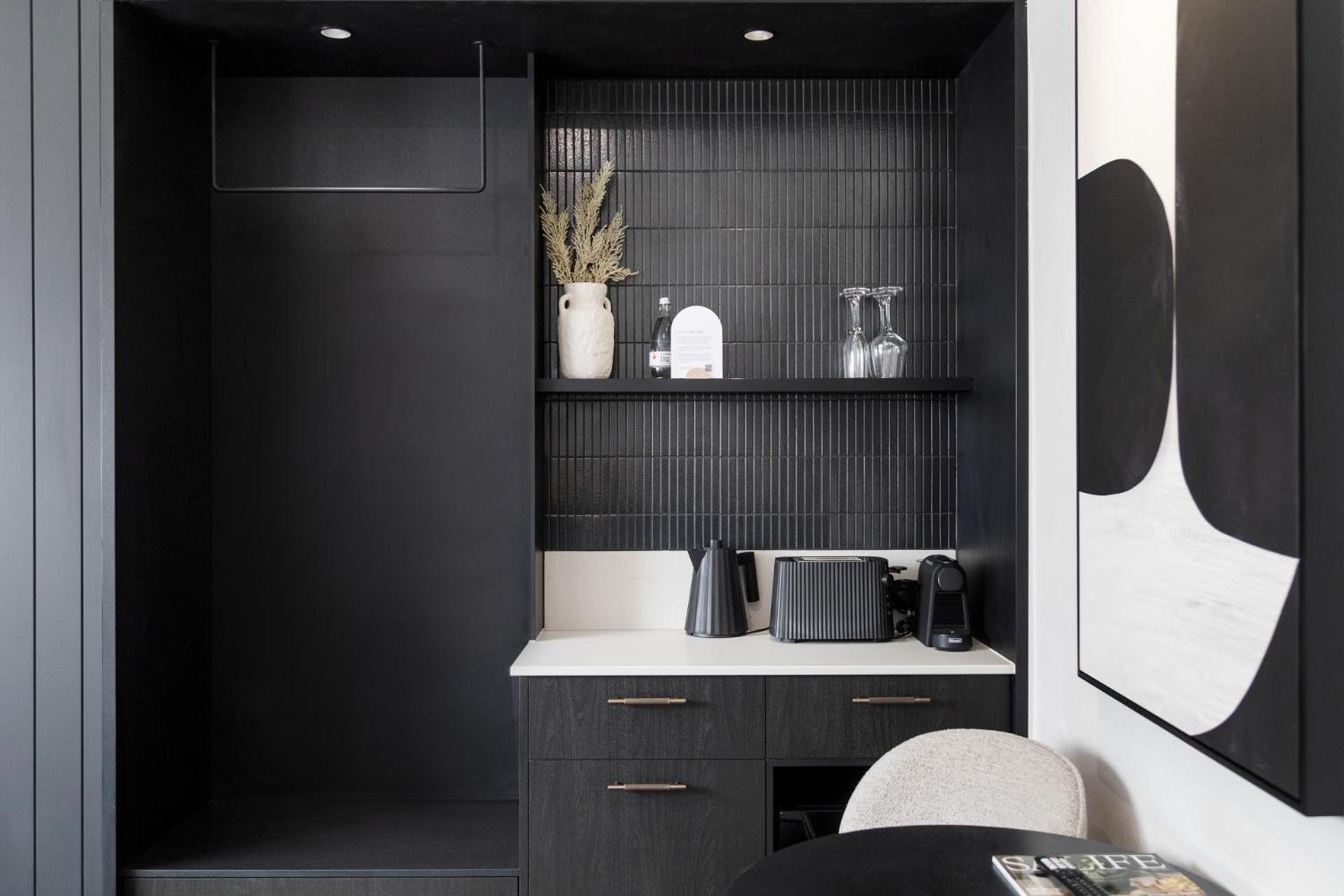 The Lodge - 4 Luxury Central Private Studio Rooms - Free wifi