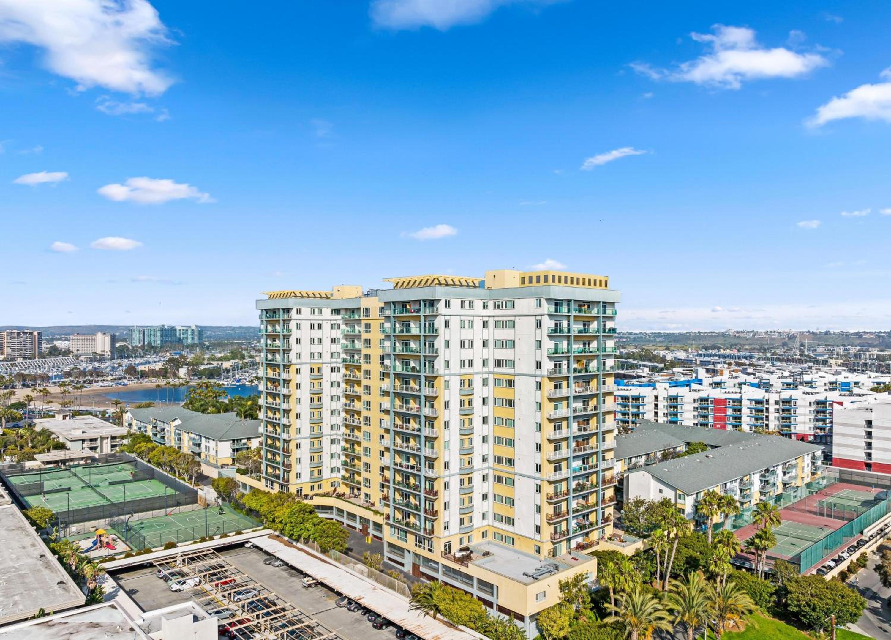 Garnet Glow Full Ocean and Venice Beach view 3BR