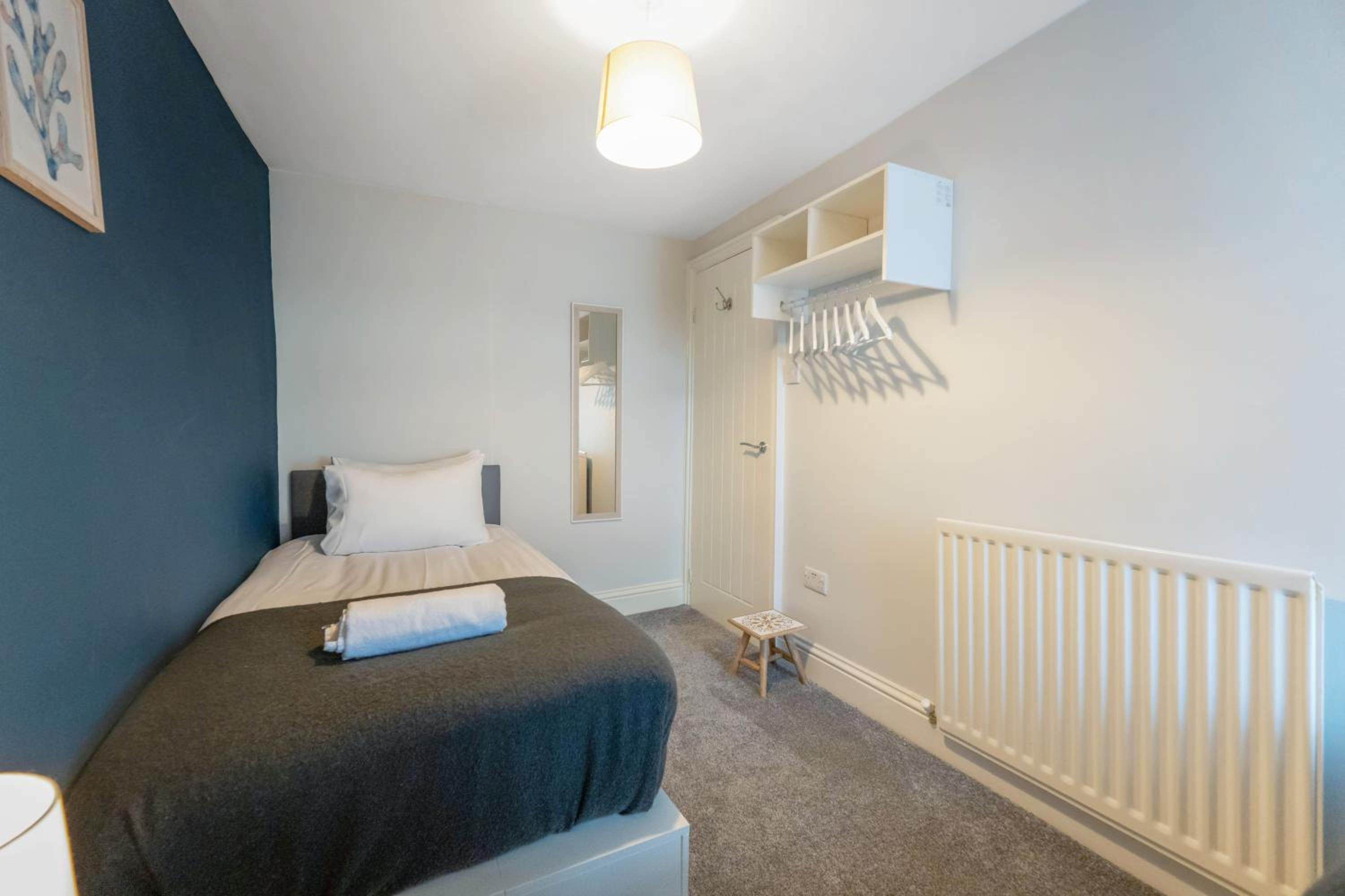 NEW! Stunning 2-Bed Home by Stay With Us, Ideal for Families, Sleeps 4! view 3