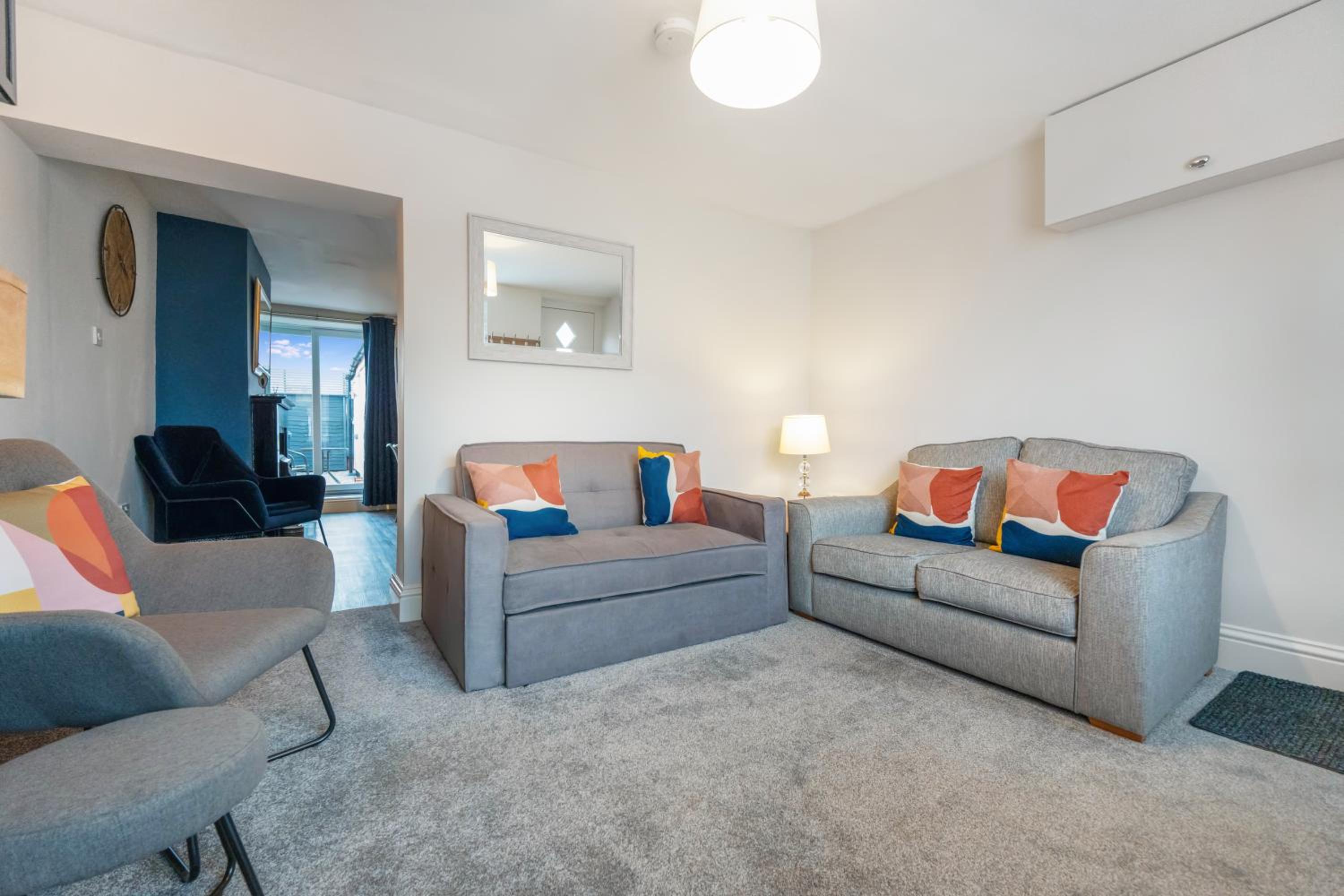NEW! Stunning 2-Bed Home by Stay With Us, Ideal for Families, Sleeps 4! view 4