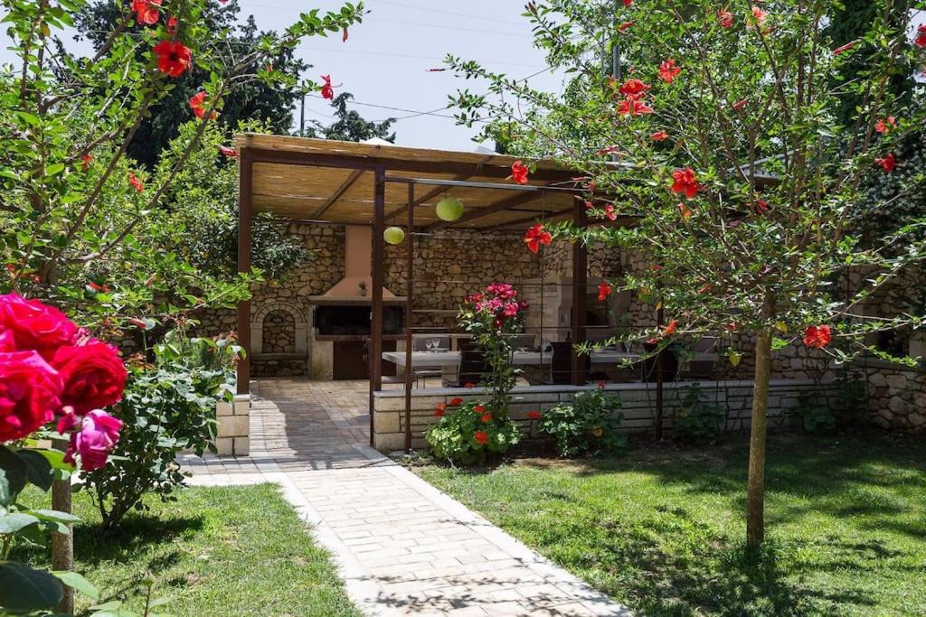 Creteholidayhome cozy villa