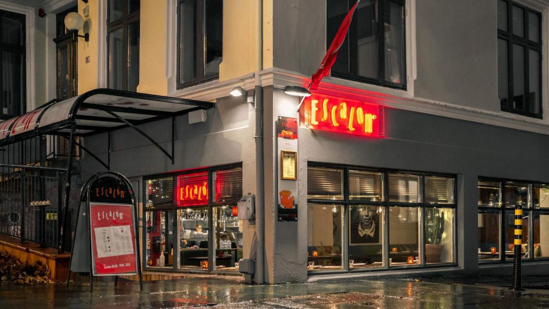 Bergen Vacations - Explore the City! I 500m to Torget I Self Check-in - Property Image 8