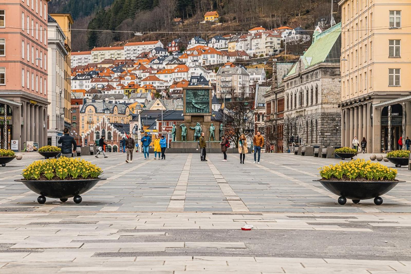 Bergen Vacations - Explore the City! I 500m to Torget I Self Check-in - Property Image 14